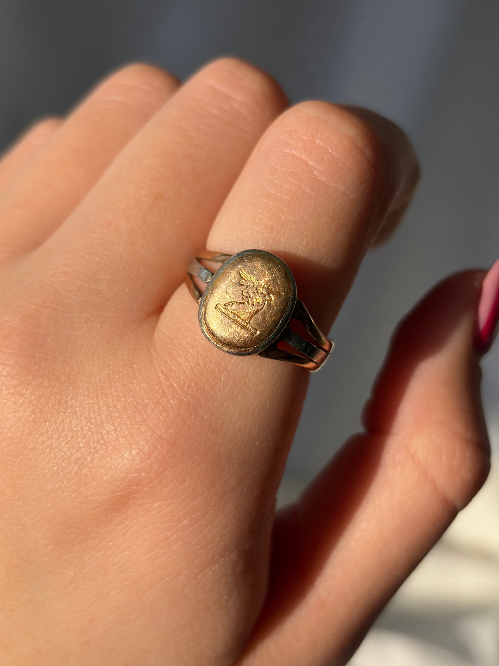 heavy antique 18ct yellow gold and platinum signet ring - 9