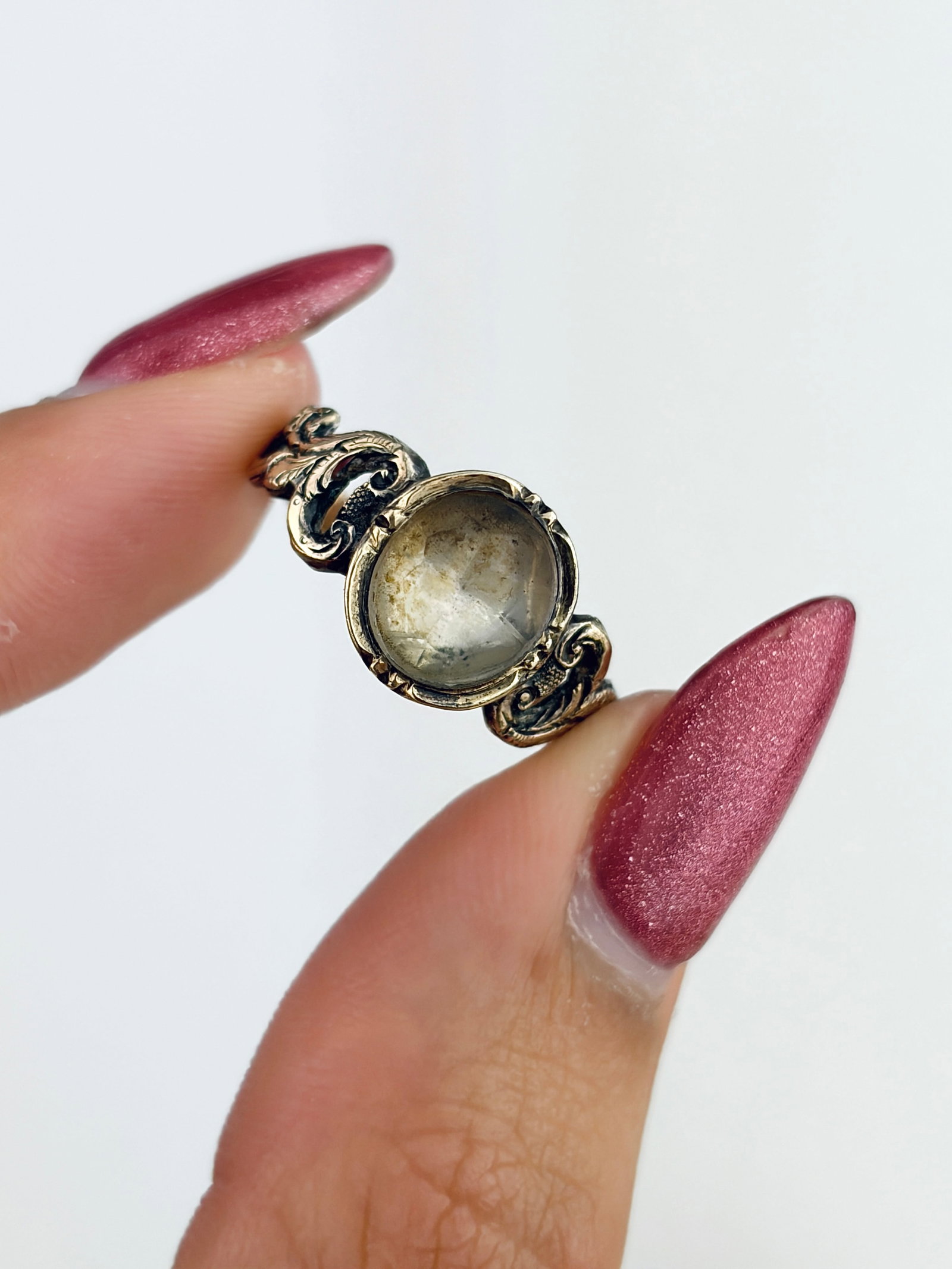 Antique 9ct Gold Scroll Shoulders Paste Ring - 5