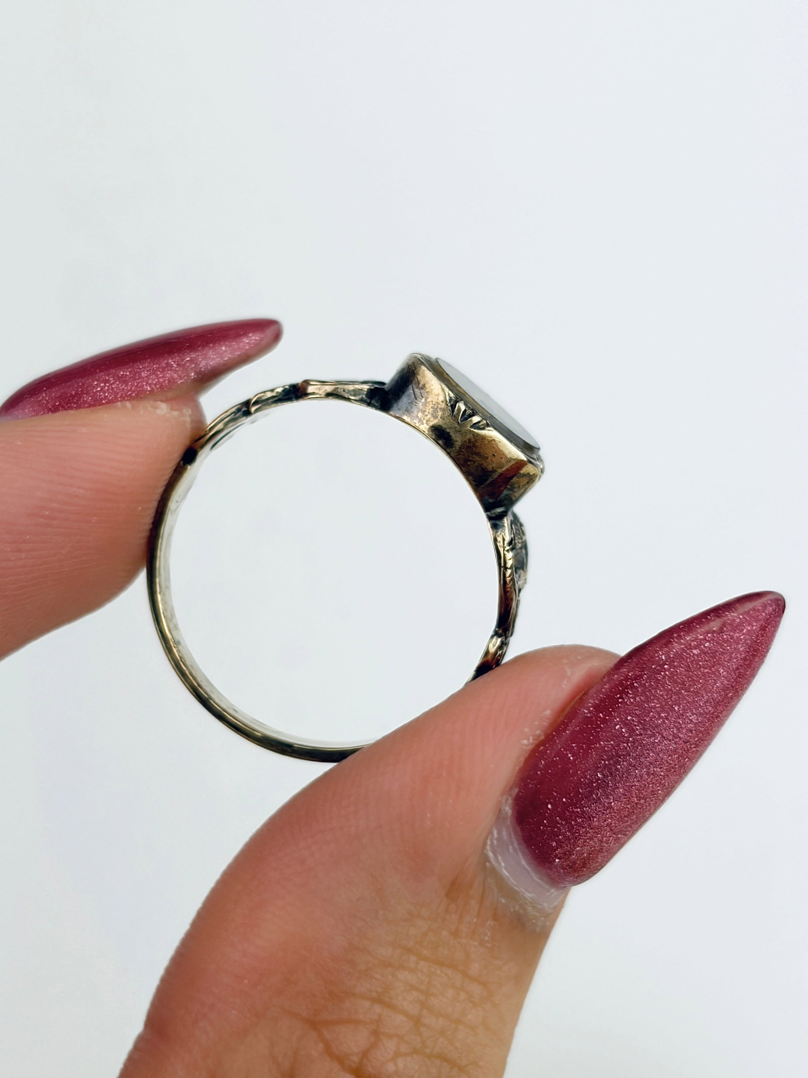 Antique 9ct Gold Scroll Shoulders Paste Ring - 6