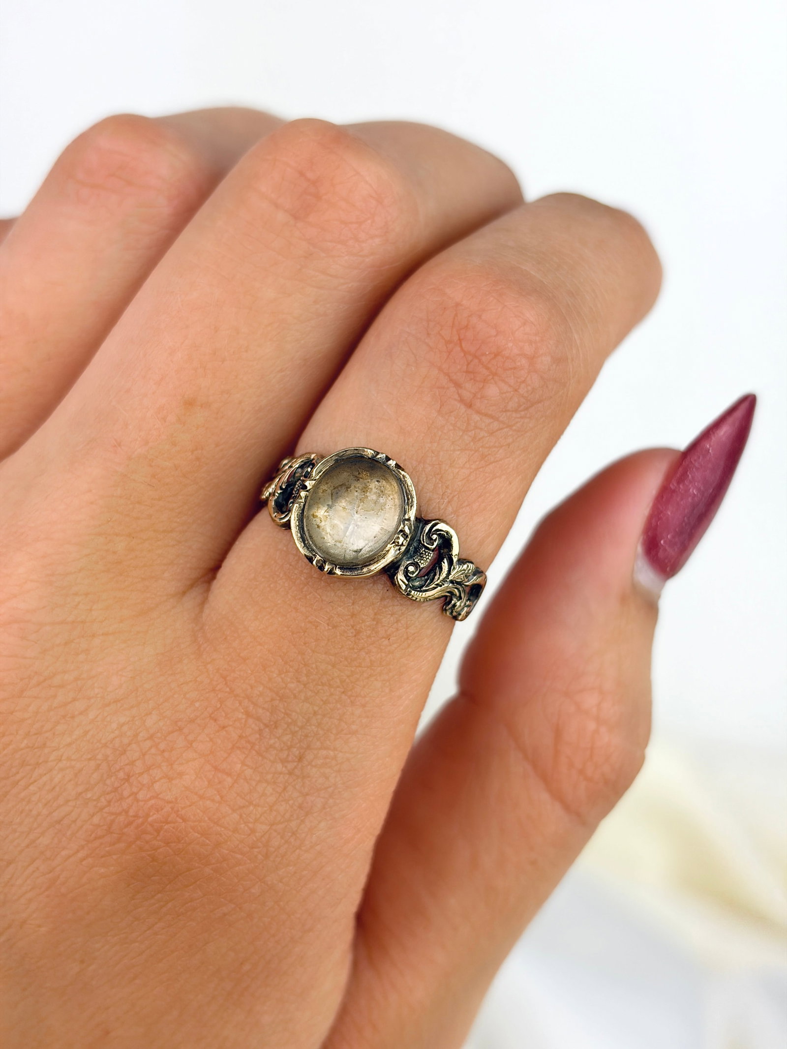 Antique 9ct Gold Scroll Shoulders Paste Ring - 8