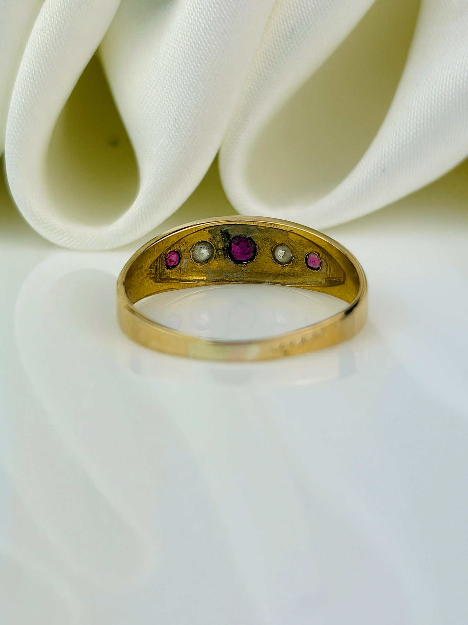 antique 18ct yellow gold ruby and diamond 5 stone ring - 3