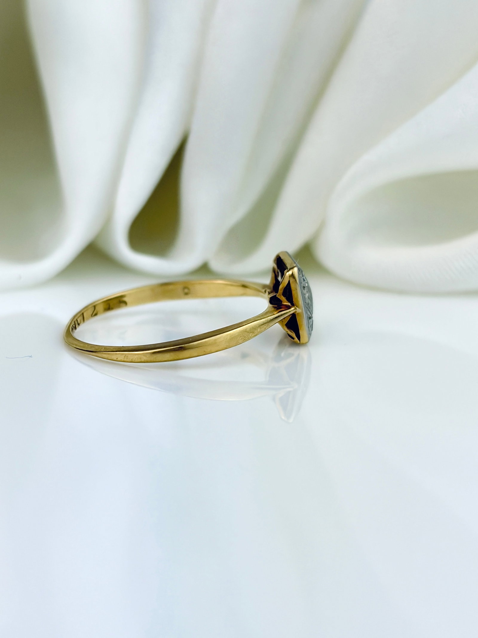 ANTIQUE ART DECO ERA 18CT GOLD AND PLATINUM DIAMOND PANEL RING - 2