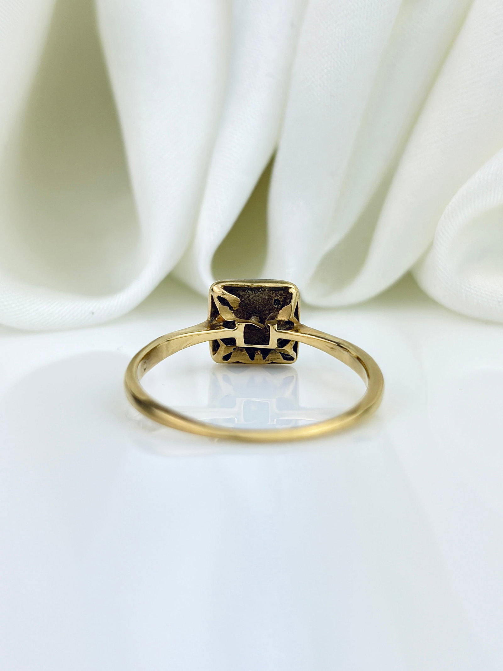 ANTIQUE ART DECO ERA 18CT GOLD AND PLATINUM DIAMOND PANEL RING - 3