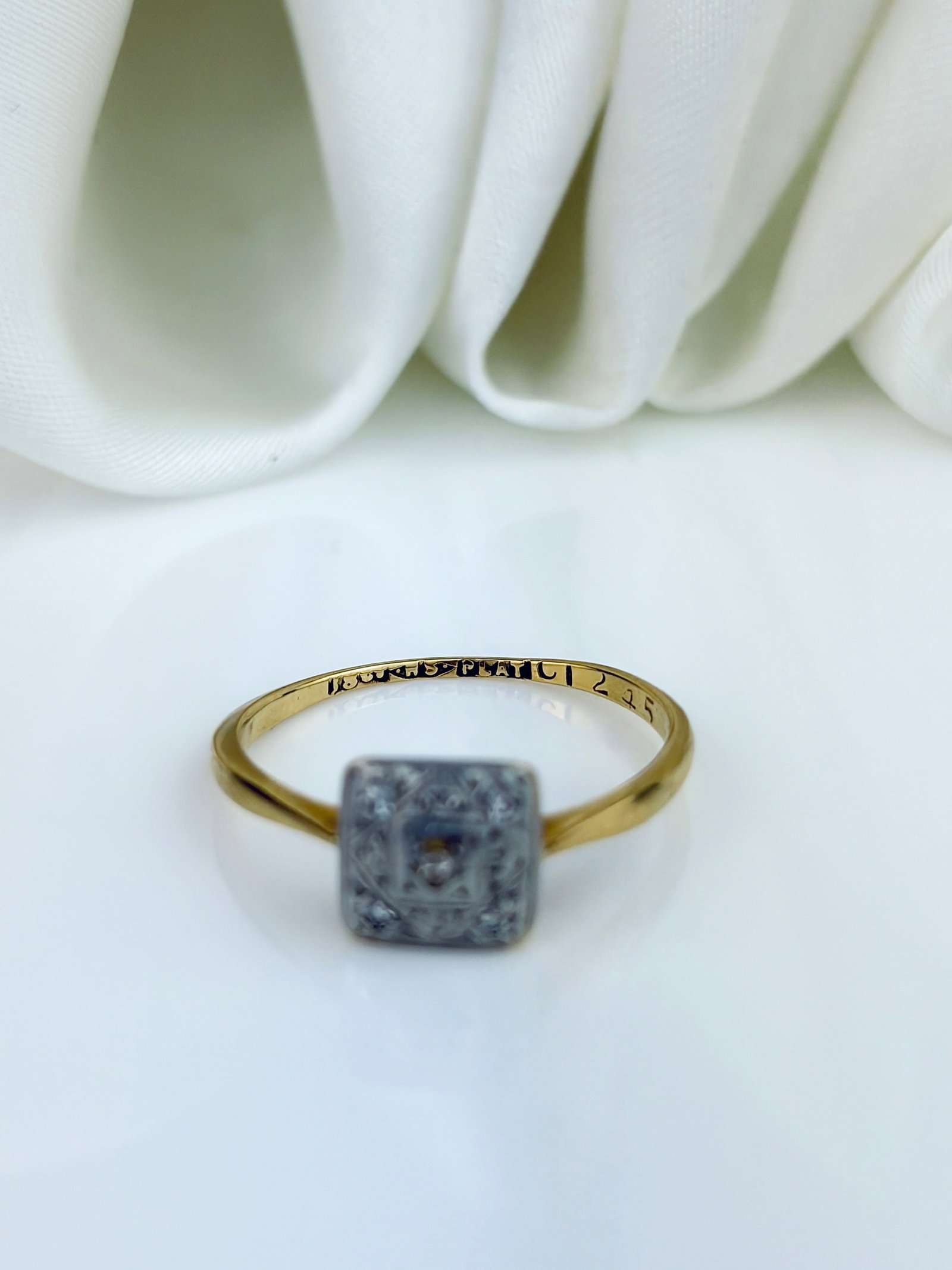 ANTIQUE ART DECO ERA 18CT GOLD AND PLATINUM DIAMOND PANEL RING - 4