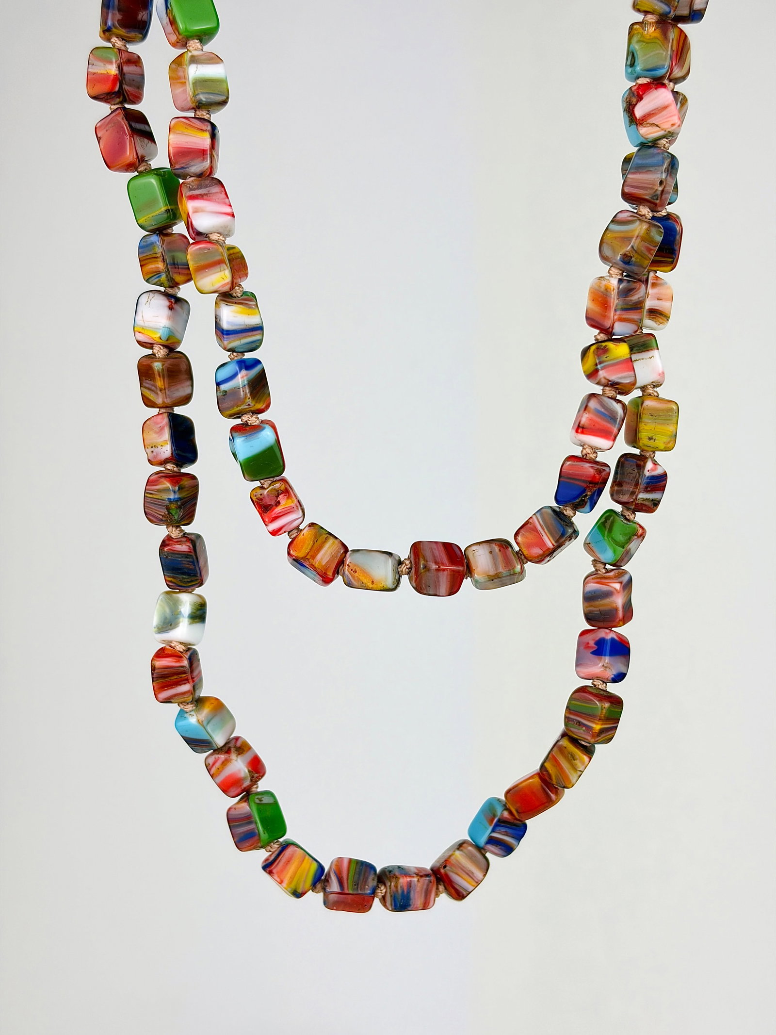 LONG AGATE BEADED NECKLACE WITH CLASP: BEADED NECKLACE