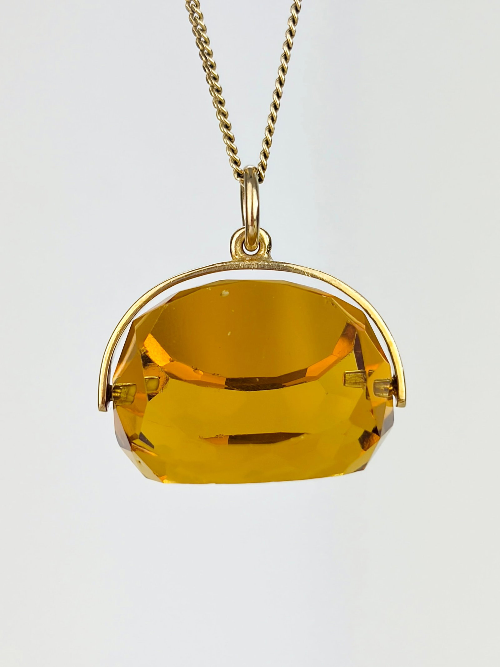 LARGE 9CT YELLOW GOLD CITRINE SPINNING FOB PENDANT: LARGE 9CT YELLOW GOLD CITRINE SPINNING FOB PENDANT