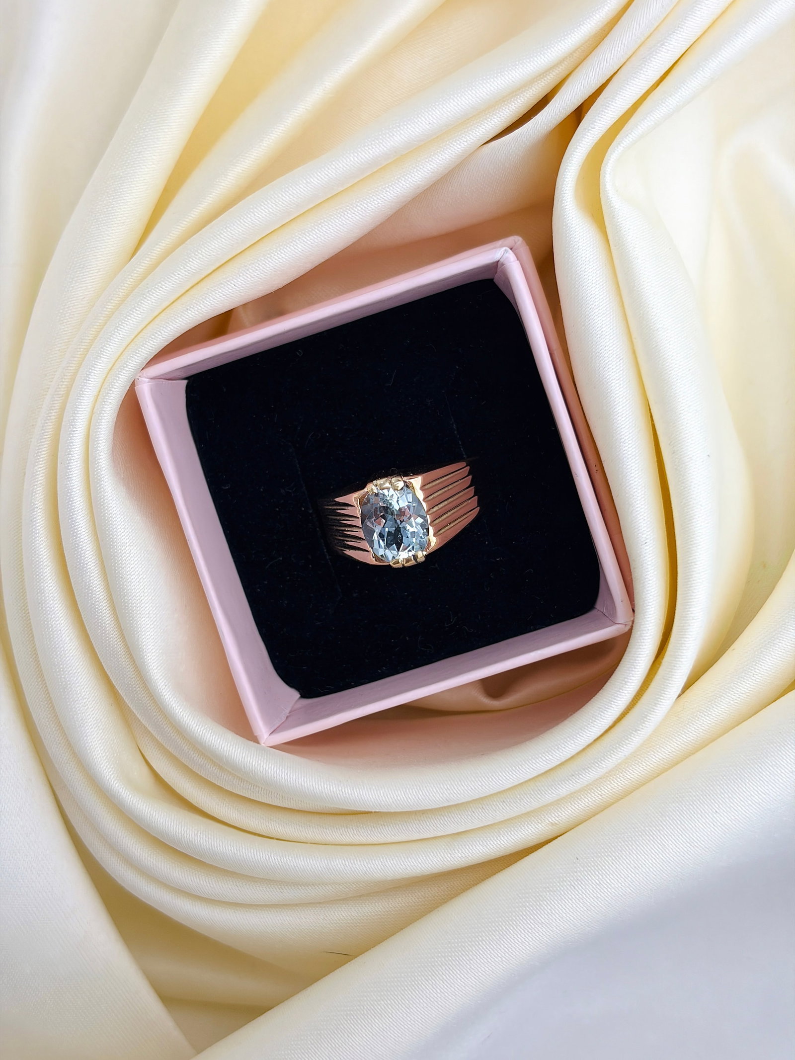 Chunky Vintage 14ct Yellow Gold Aquamarine Ring - 9