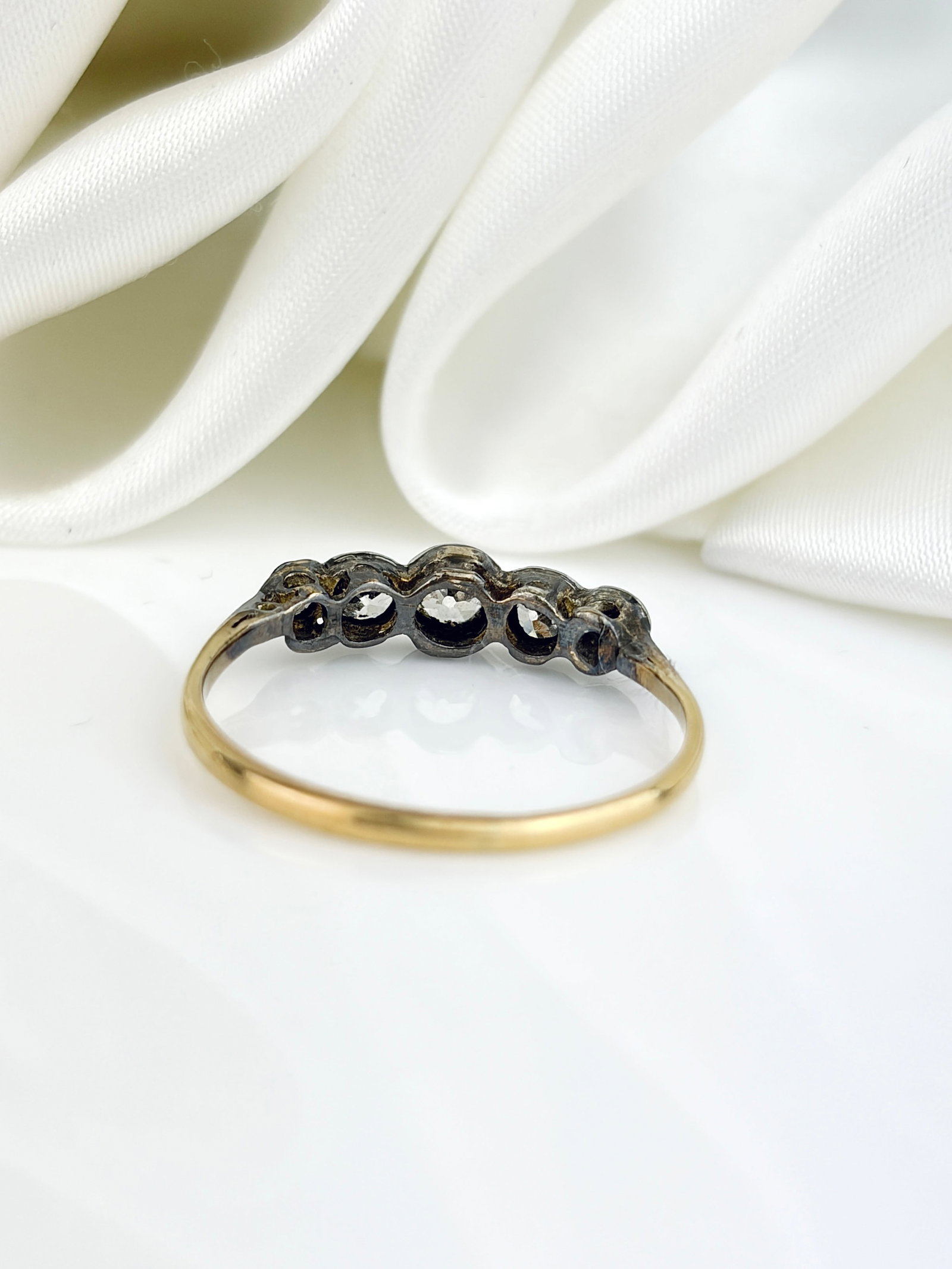 Antique Art Deco Bezel Set Diamond 5 Stone Ring in Gold - 3