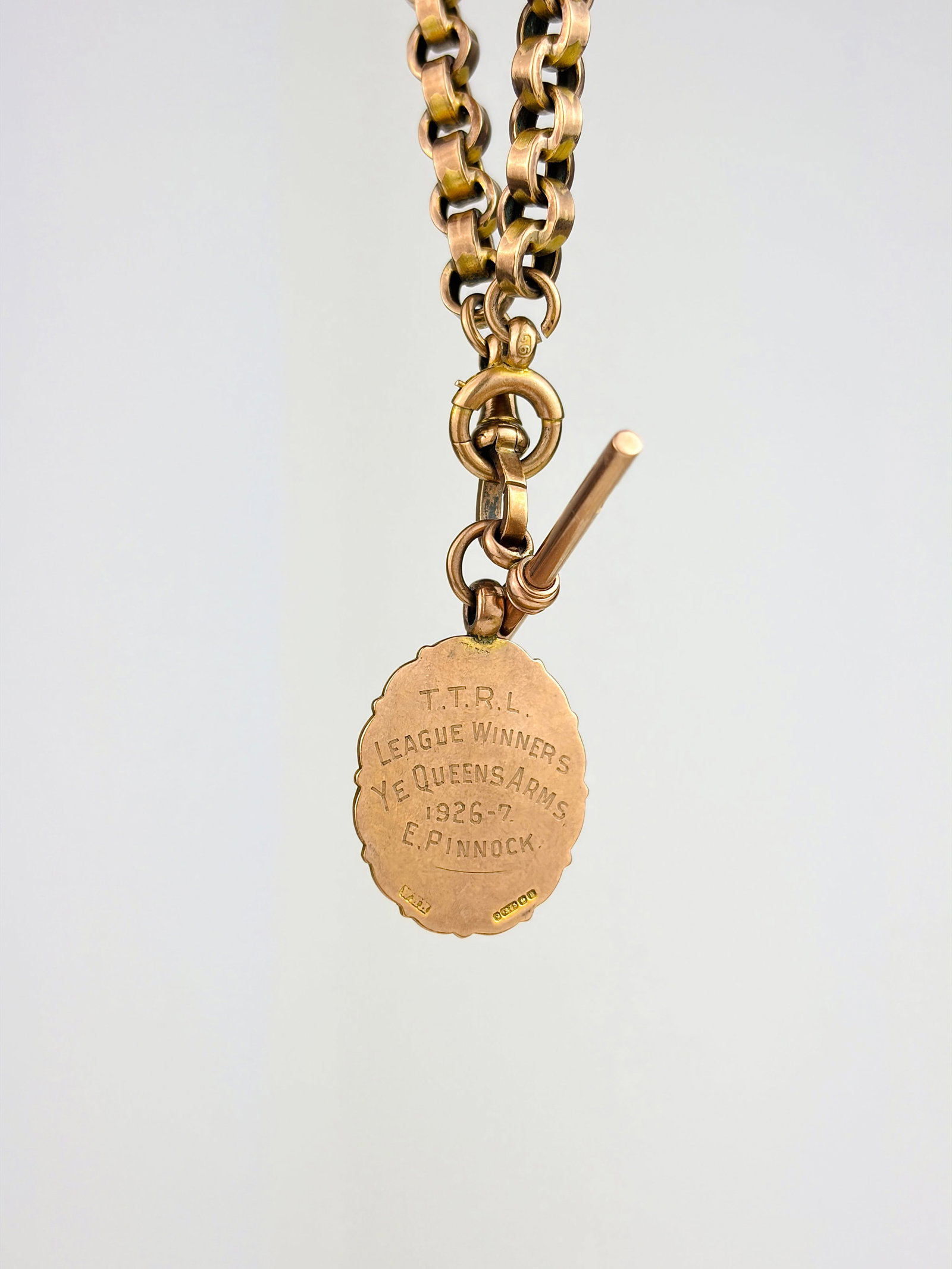 ANTIQUE 9CT YELLOW GOLD ALBERT CHAIN WITH STARS AND BARS LINK, MEDAL, TBARS AND DOGCLIP - 3