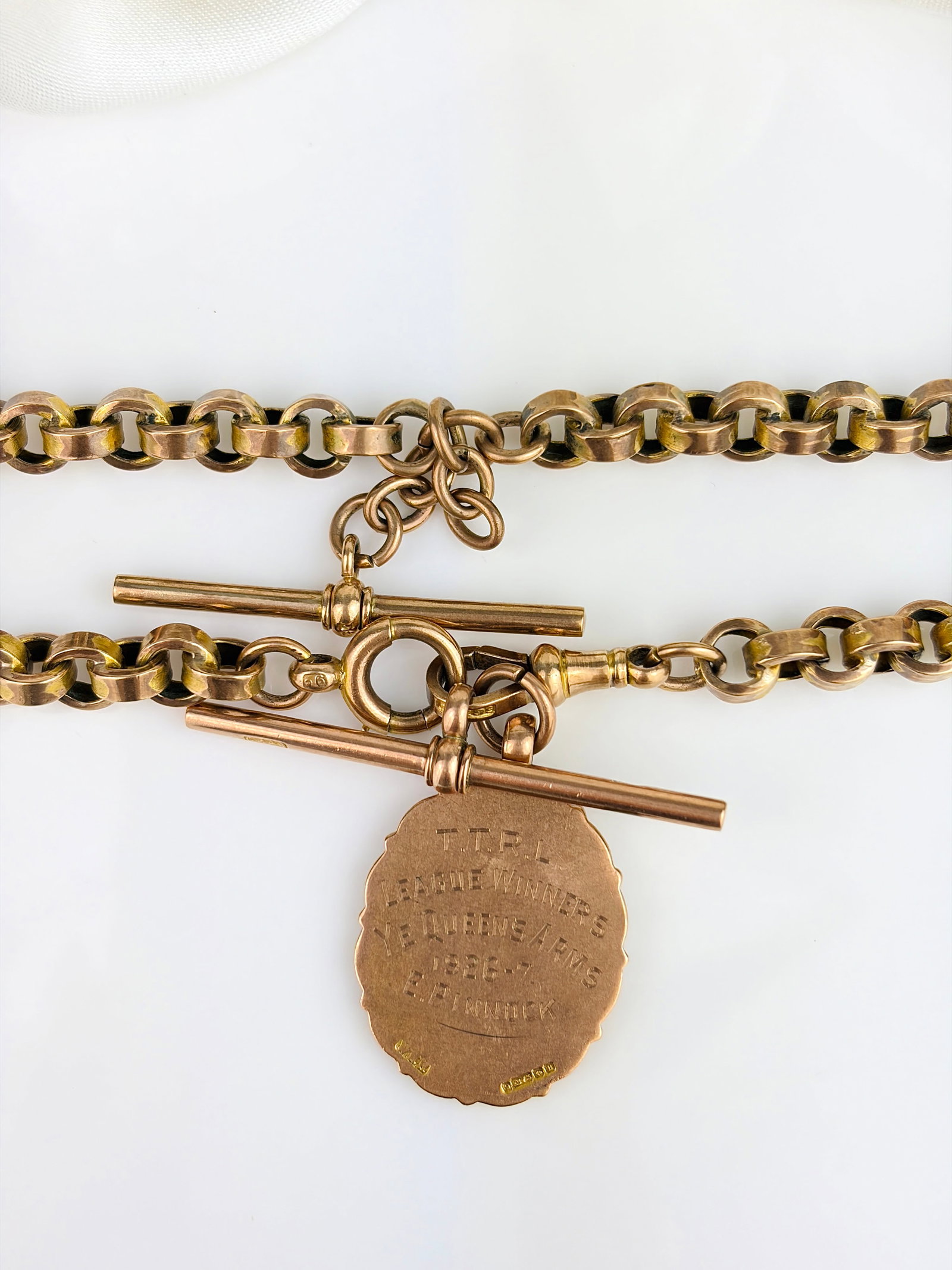 ANTIQUE 9CT YELLOW GOLD ALBERT CHAIN WITH STARS AND BARS LINK, MEDAL, TBARS AND DOGCLIP - 4