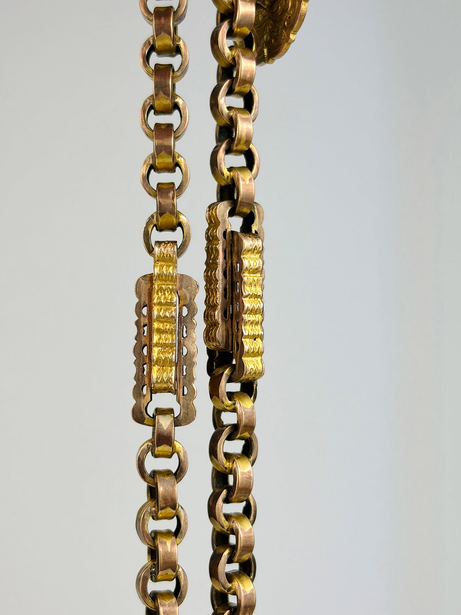 ANTIQUE 9CT YELLOW GOLD ALBERT CHAIN WITH STARS AND BARS LINK, MEDAL, TBARS AND DOGCLIP - 7