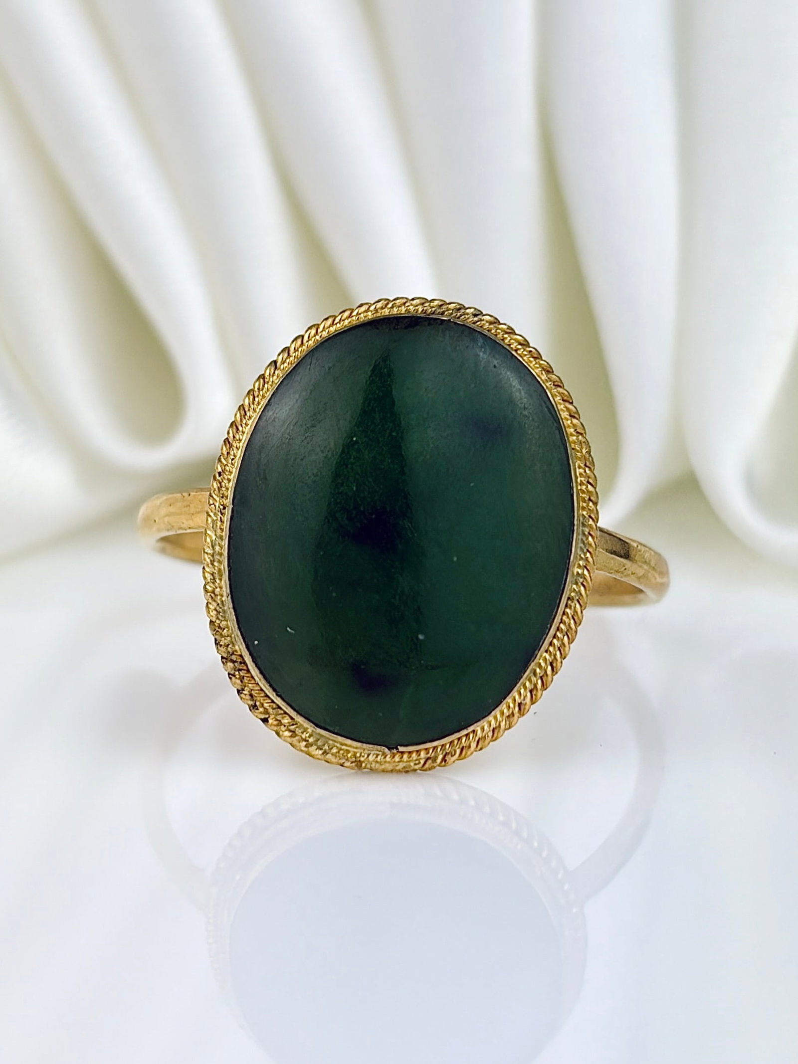 ANTIQUE AGATE RING IN 15CT GOLD: ANTIQUE AGATE RING IN 15CT GOLD Lovely ring!