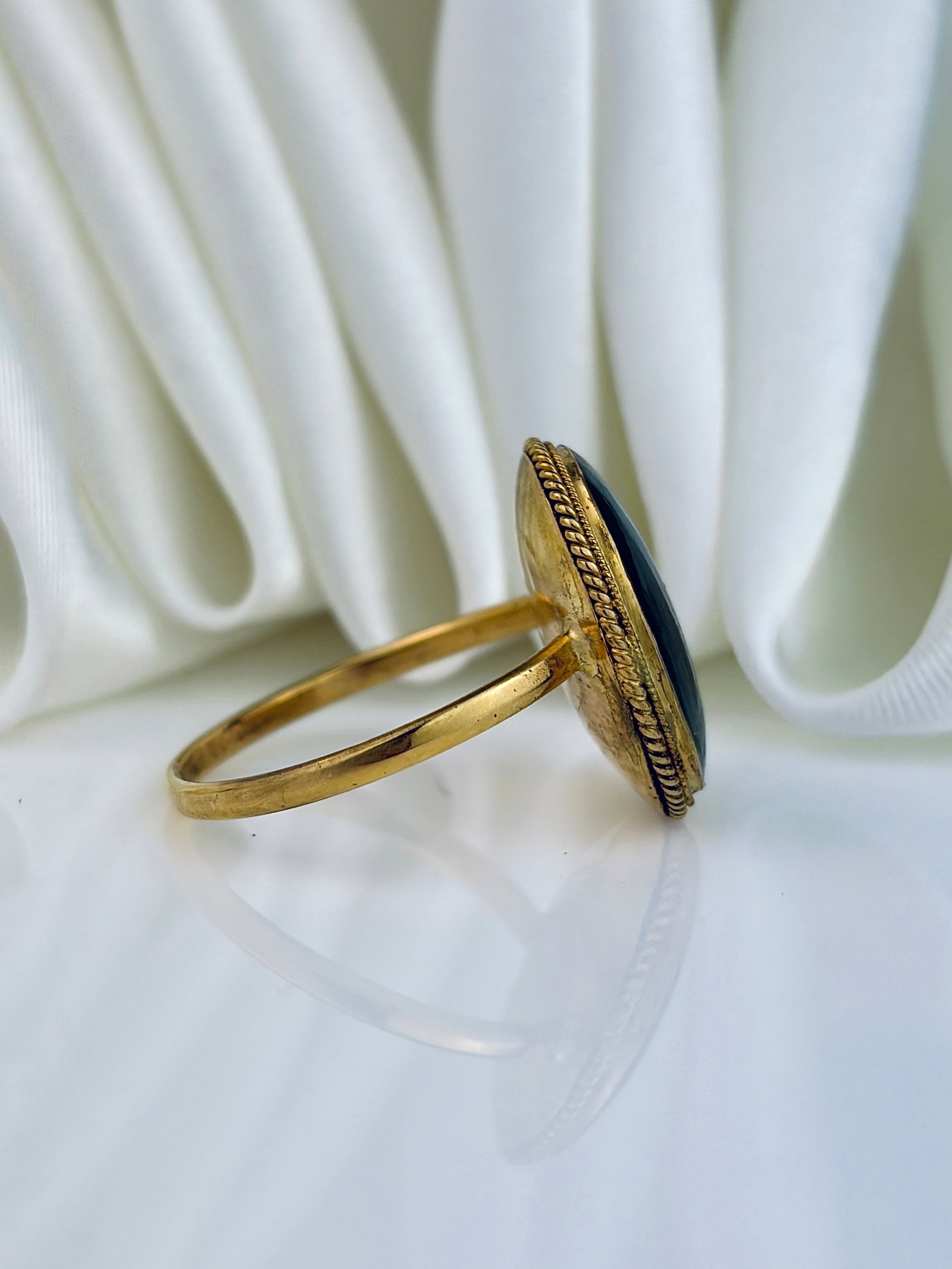 ANTIQUE AGATE RING IN 15CT GOLD - 2