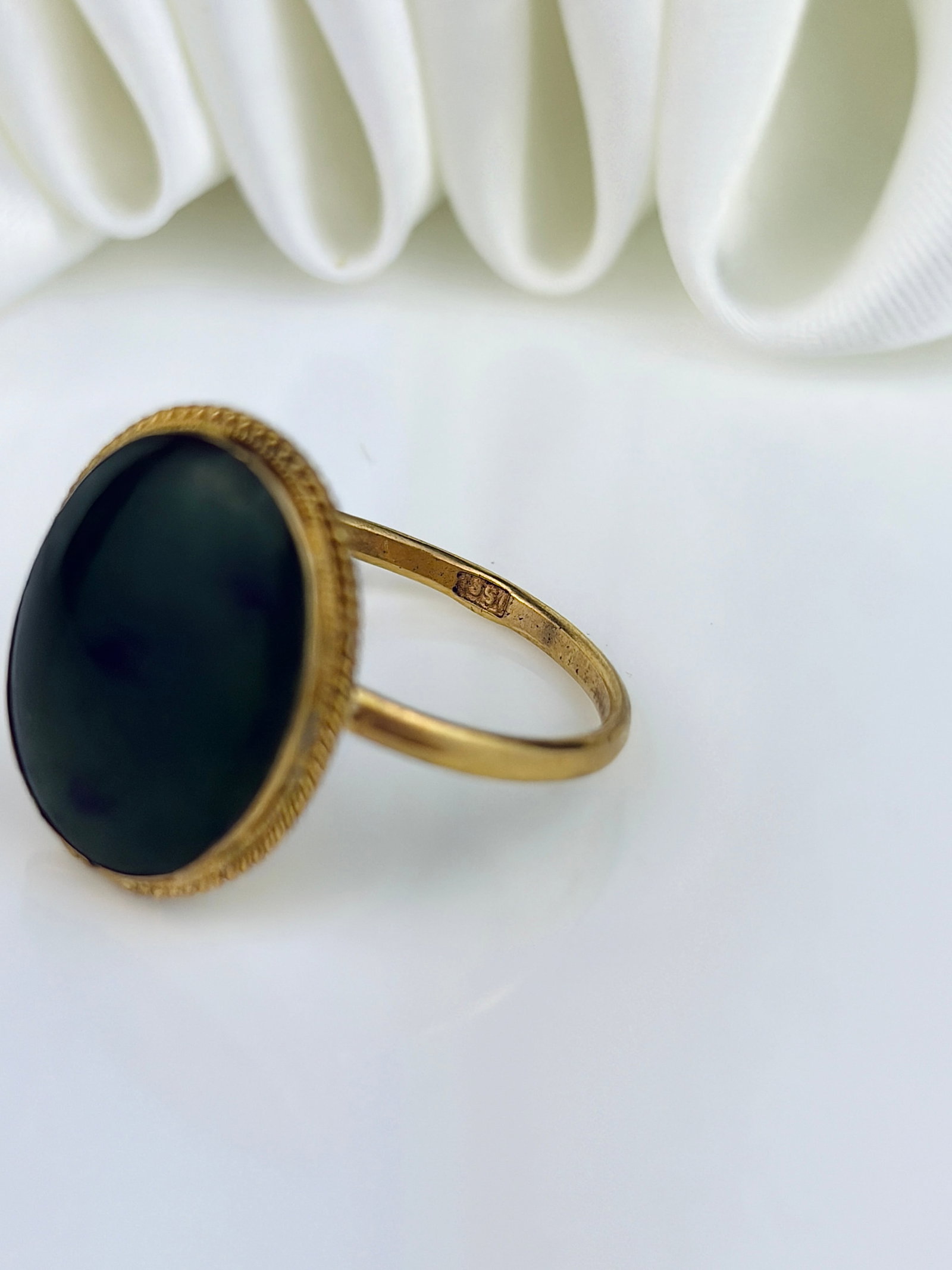 ANTIQUE AGATE RING IN 15CT GOLD - 4