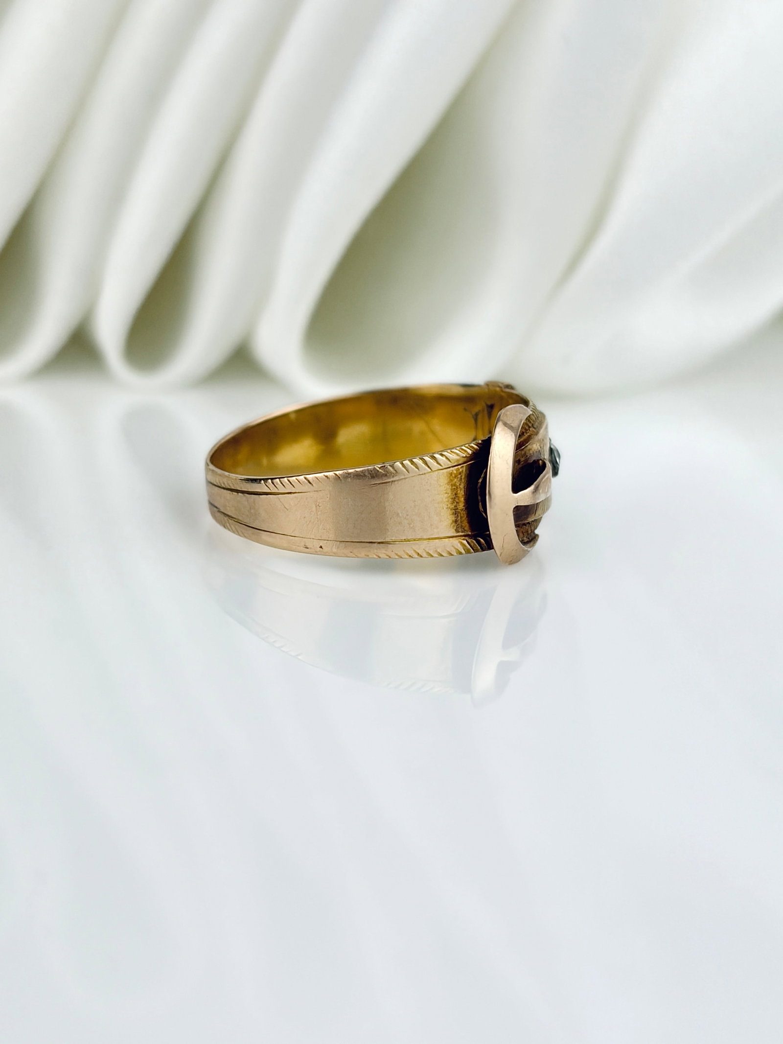 Antique Victorian Era 15ct Yellow Gold Diamond Buckle Band Ring - 2