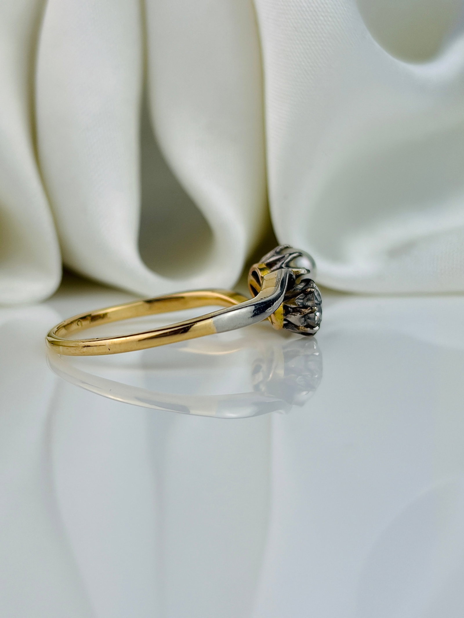 Antique 18ct Yellow Gold .40pt Diamond and Pearl Moi et Toi 2 Stone Twist Ring - 2