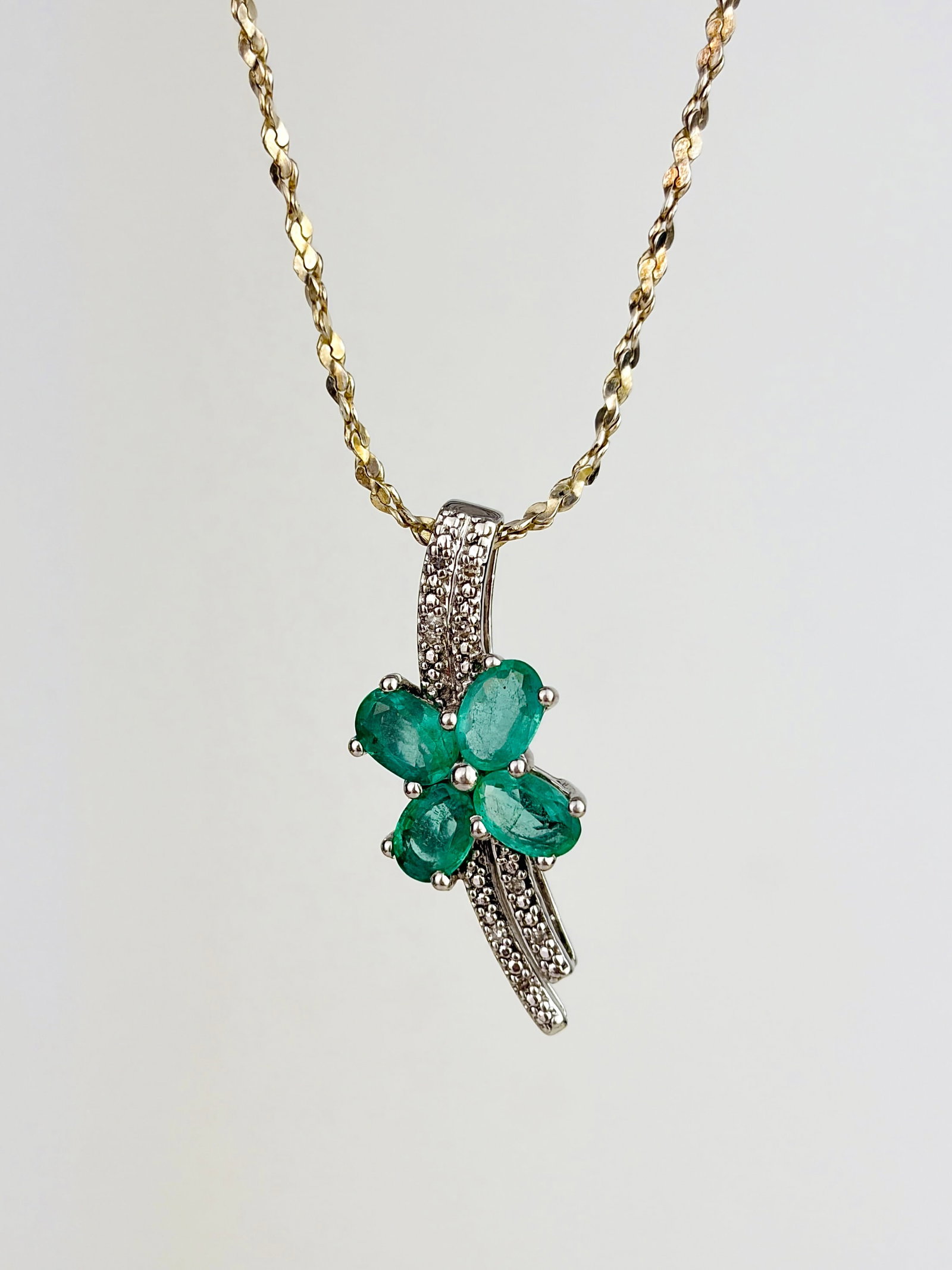Vintage 10ct White Gold Emerald and Diamond Pendant on a Silver Chain (1 of 5)