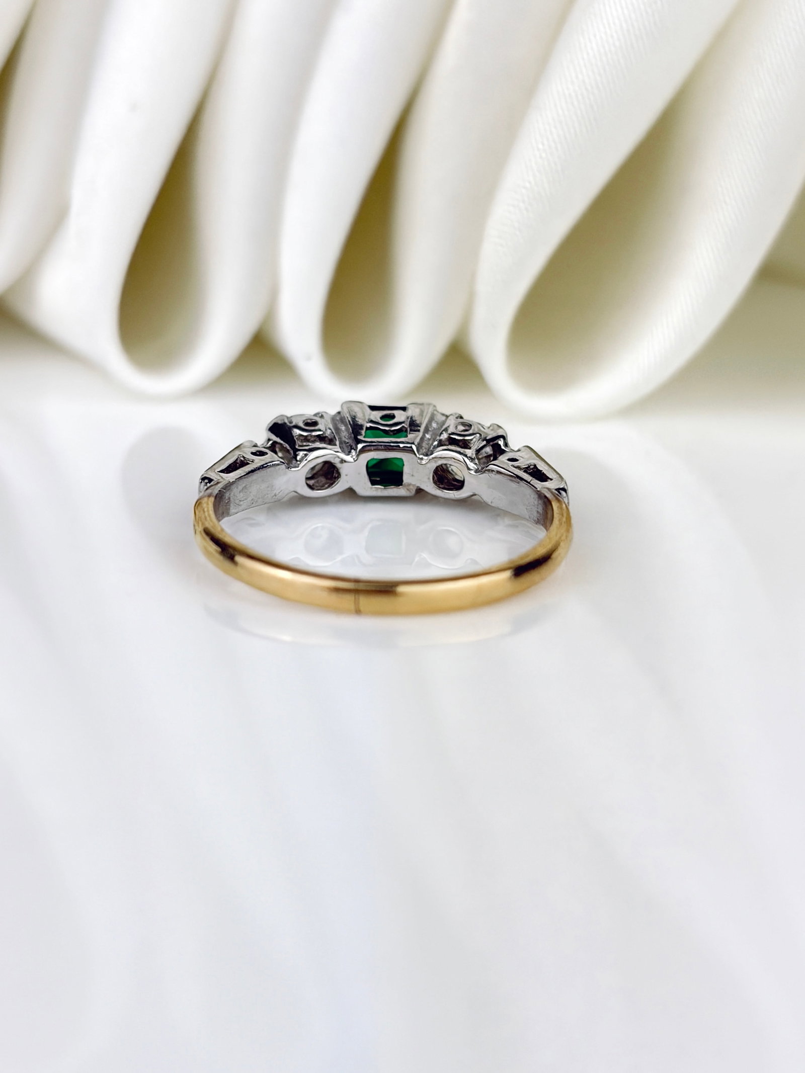 Antique 18ct Gold and Platinum Green Spinel and Diamond 3 Stone Ring - 3
