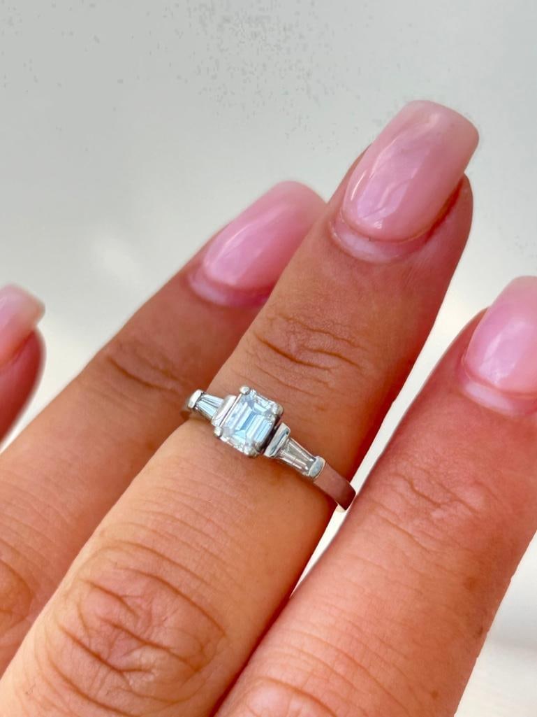 *Vintage Diamond and 18 Carat White Gold Solitaire Ring - 5