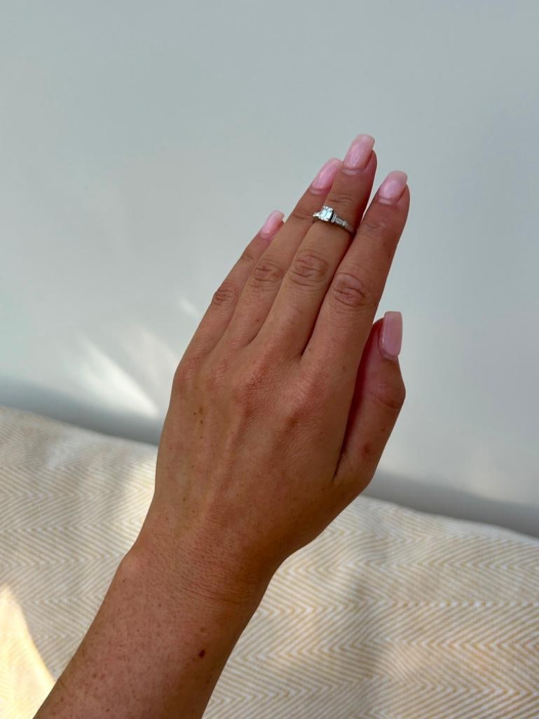 *Vintage Diamond and 18 Carat White Gold Solitaire Ring - 8