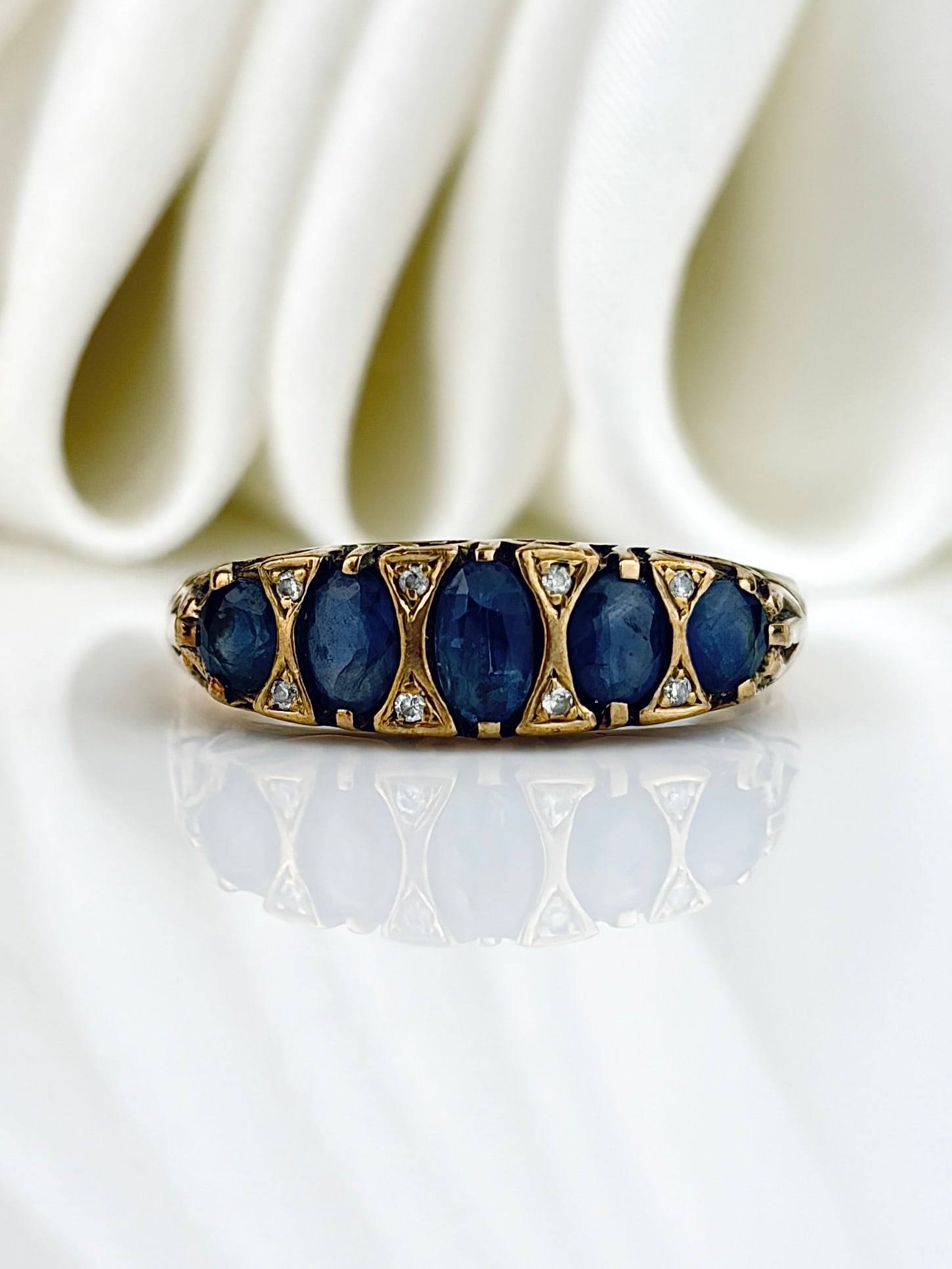 Antique 9ct Yellow Gold Sapphire 5 Stone Ring with Diamond Points: Antique 9ct Yellow Gold Sapphire 5 Stone Ring with Diamond Points A stunning composition of stones and details!