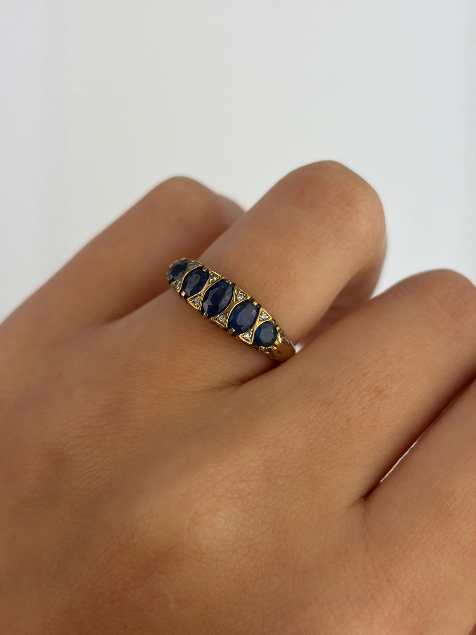 Antique 9ct Yellow Gold Sapphire 5 Stone Ring with Diamond Points - 8