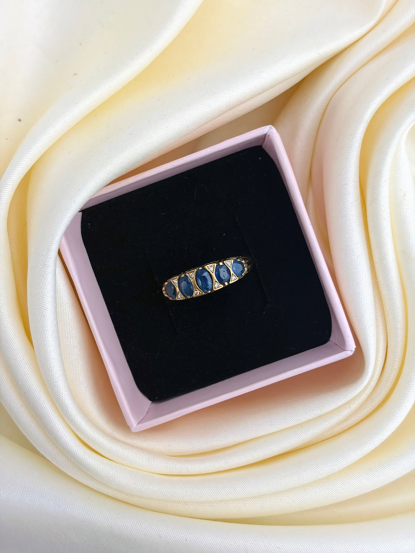 Antique 9ct Yellow Gold Sapphire 5 Stone Ring with Diamond Points - 9