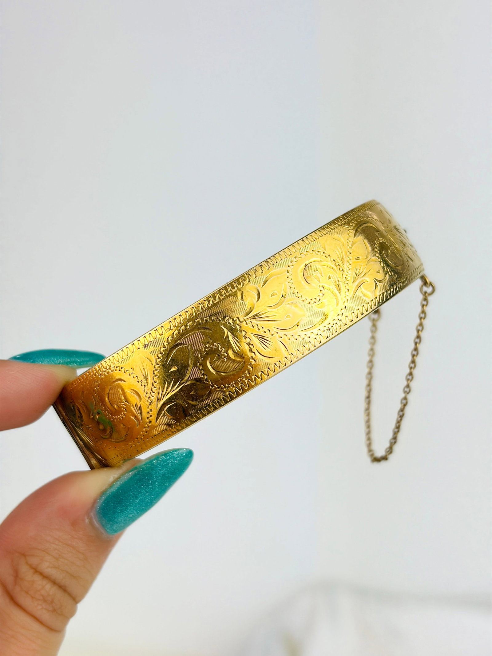 Vintage Wide 1/5th 9ct Gold Metal Core Swirl Bangle (1 of 9)