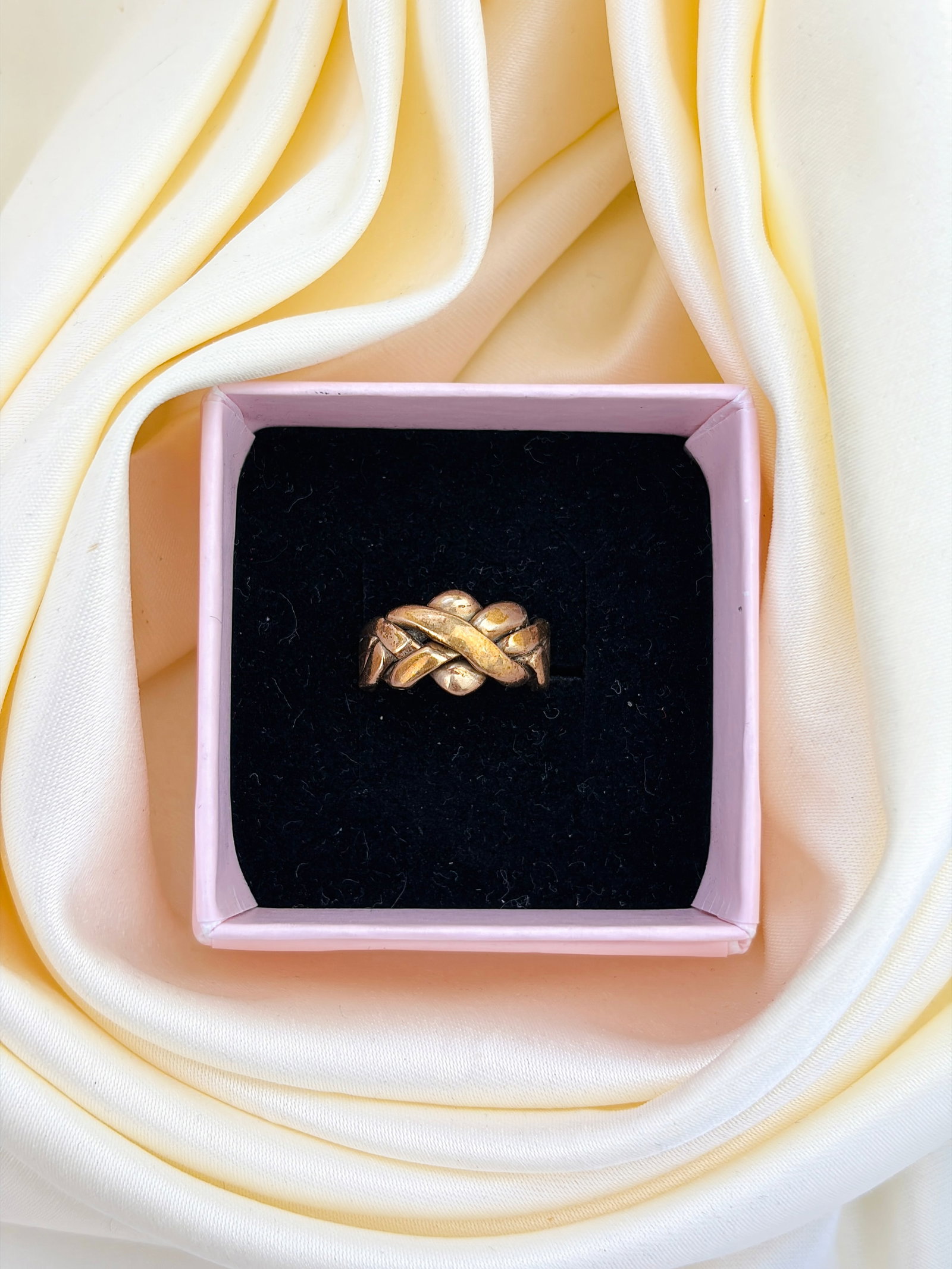VINTAGE 9CT YELLOW GOLD LOVERS KNOT RING - 10