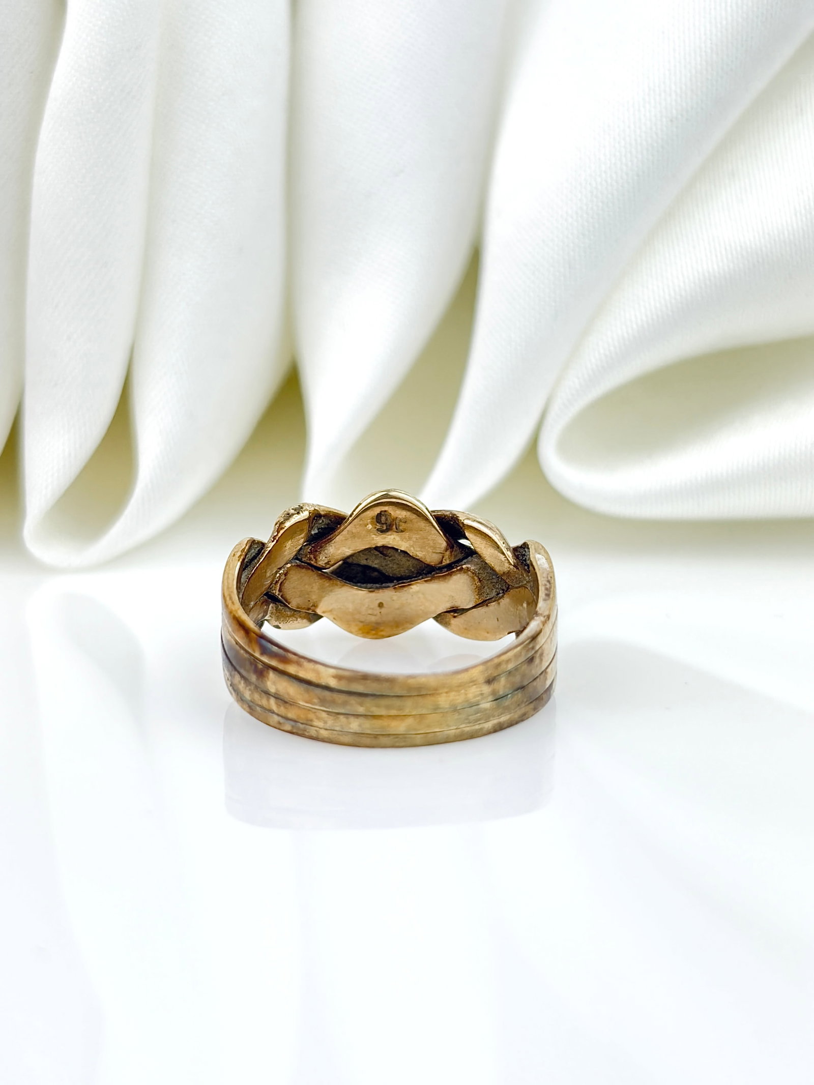 VINTAGE 9CT YELLOW GOLD LOVERS KNOT RING - 4