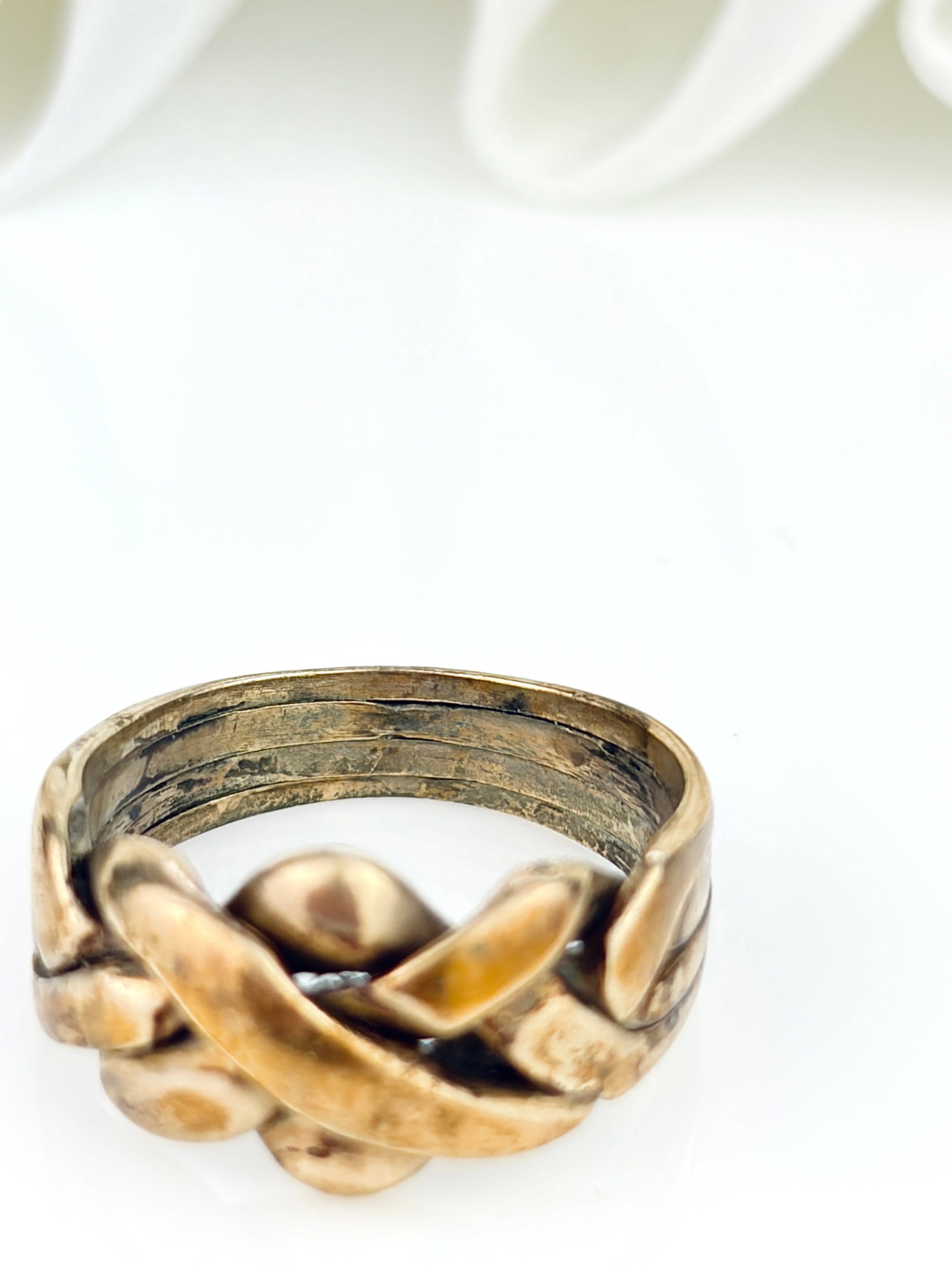 VINTAGE 9CT YELLOW GOLD LOVERS KNOT RING - 5