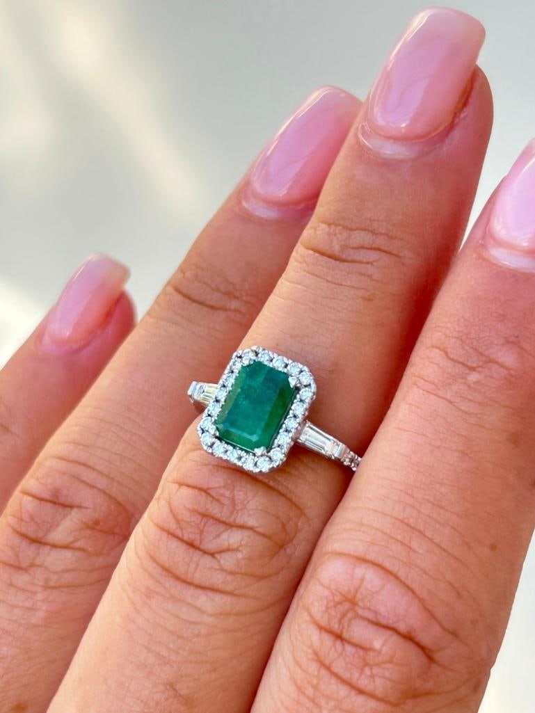 *Vintage 14K White Gold Emerald and Diamond Ring - 15