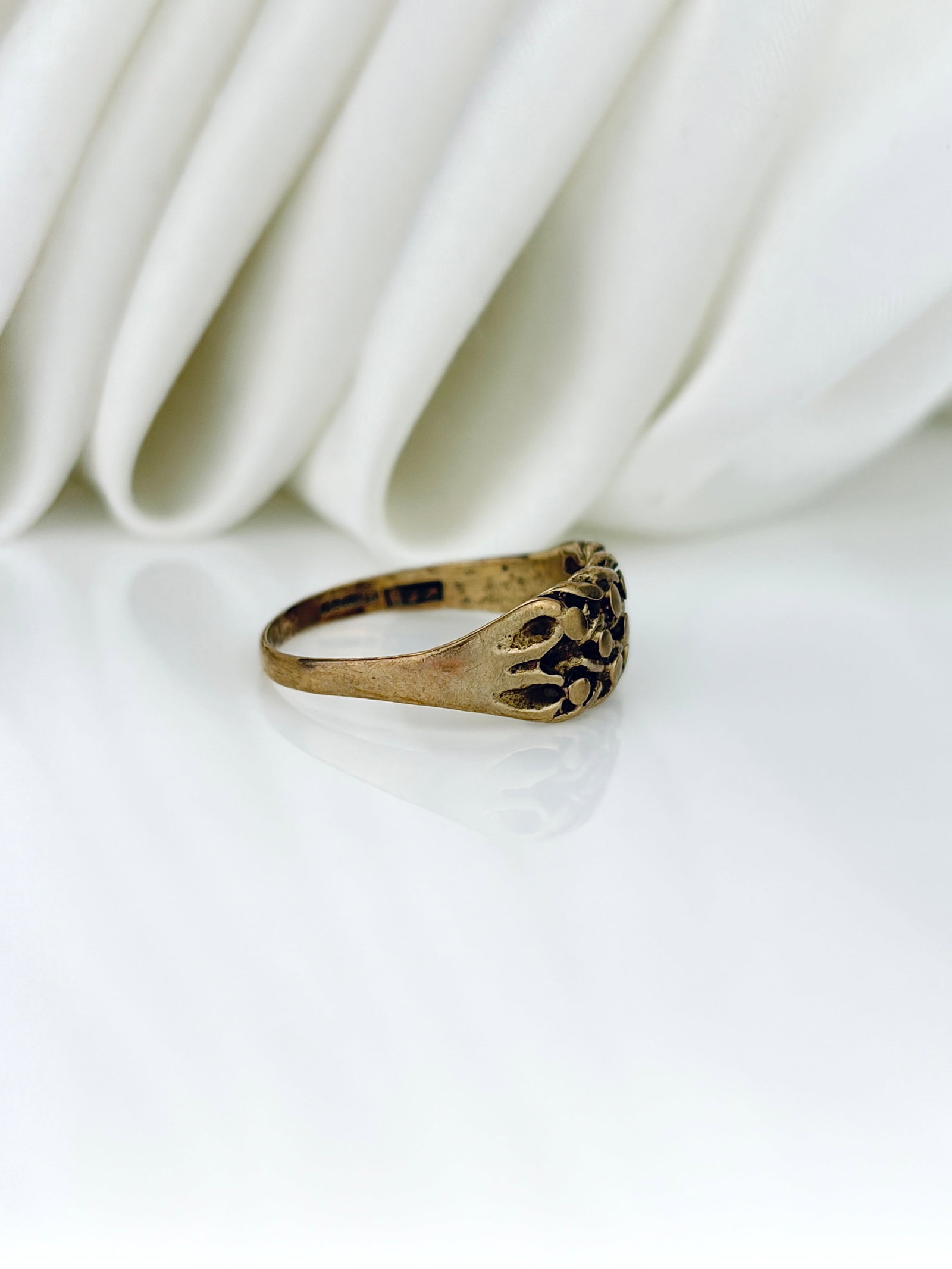 Vintage 9ct Yellow Gold Small Size Keeper Ring - 2