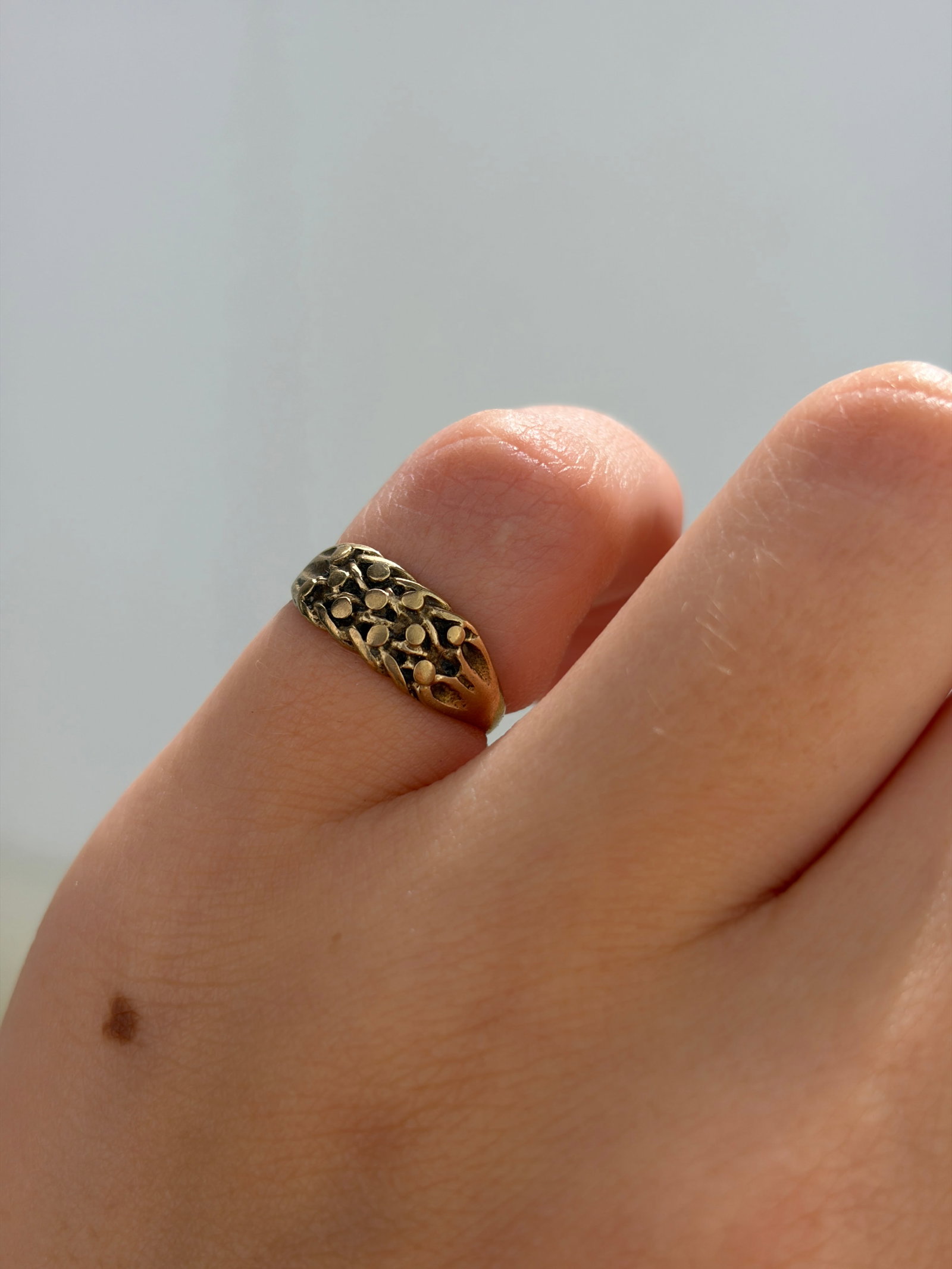 Vintage 9ct Yellow Gold Small Size Keeper Ring - 8