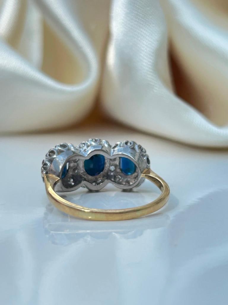 Chunky 18ct yellow gold sapphire and diamond triple cluster ring - 7