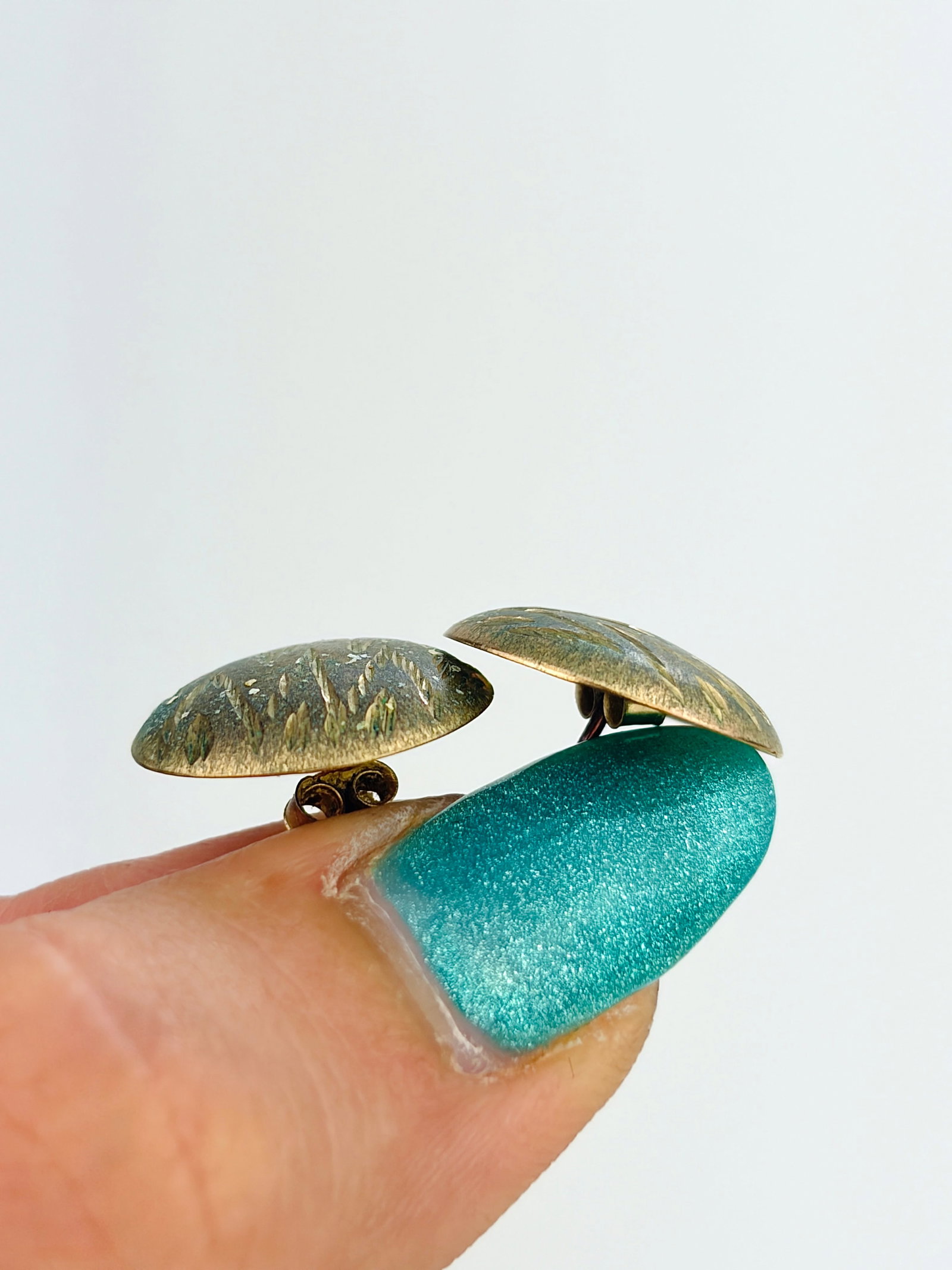 Vintage 9ct Gold Textured Button Stud Earrings - 2