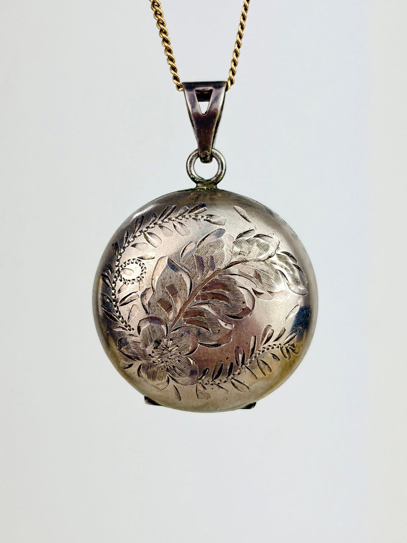 Vintage c.1975 Engraved Silver Puffy Locket Pendant: Vintage c.1975 Engraved Silver Puffy Locket Pendant