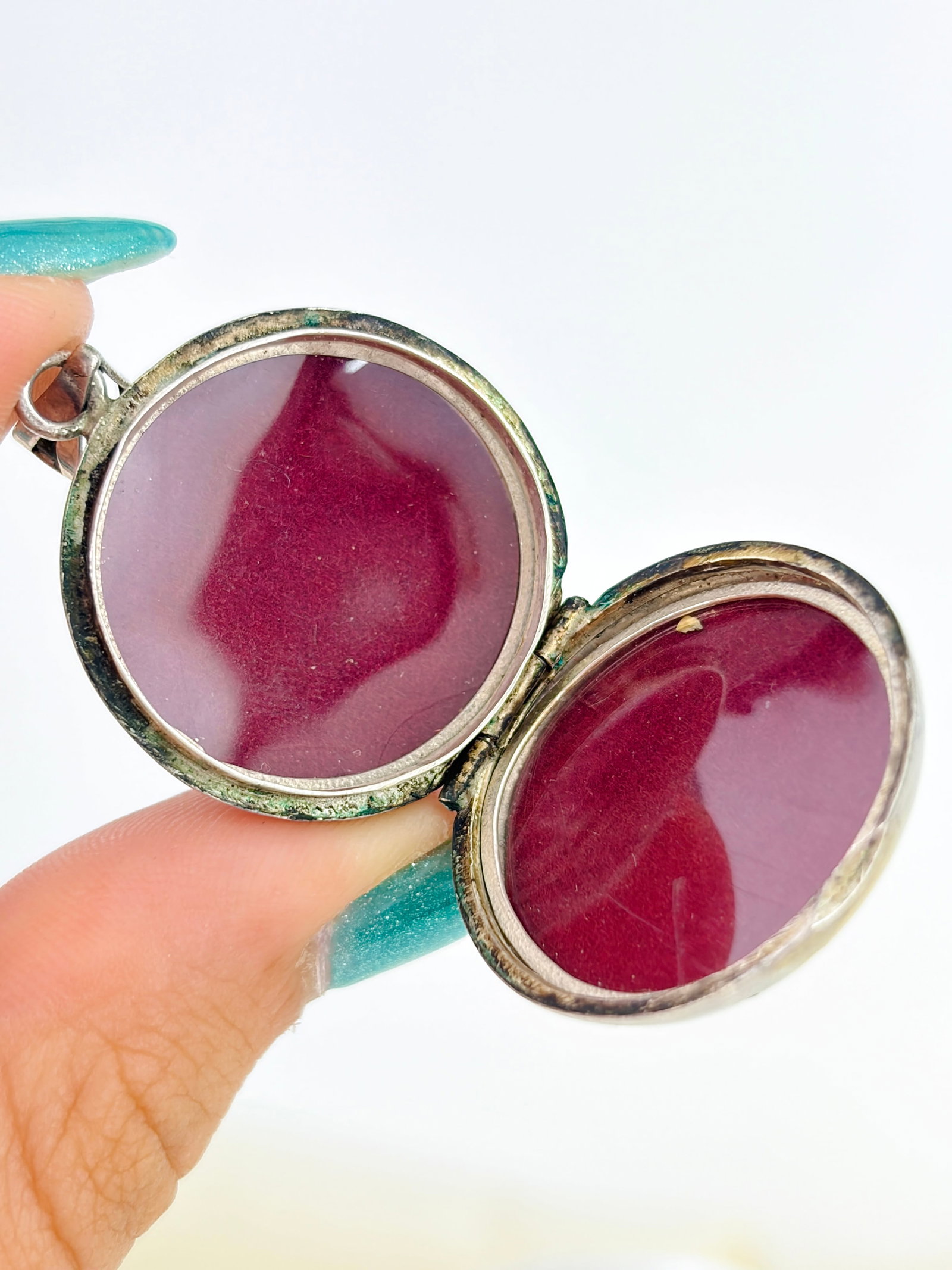 Vintage c.1975 Engraved Silver Puffy Locket Pendant - 3