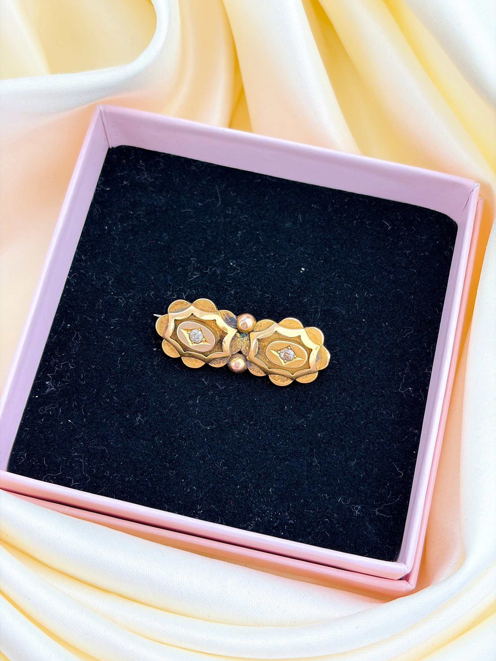 ANTIQUE 18CT YELLOW GOLD DOUBLE DIAMOND FLOWER BROOCH - 7