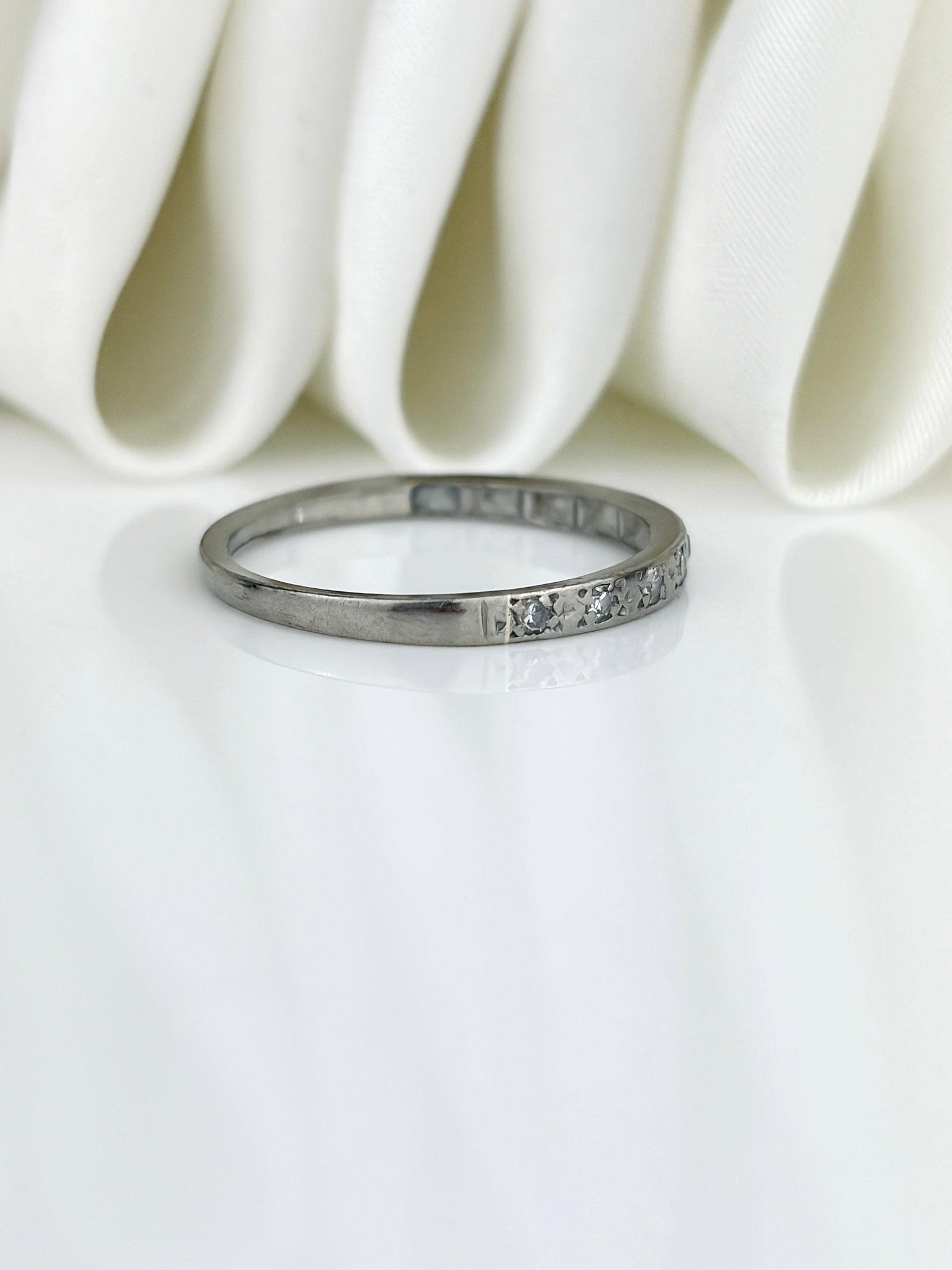 Antique 18ct White Gold Diamond Half Eternity Band Ring - 2