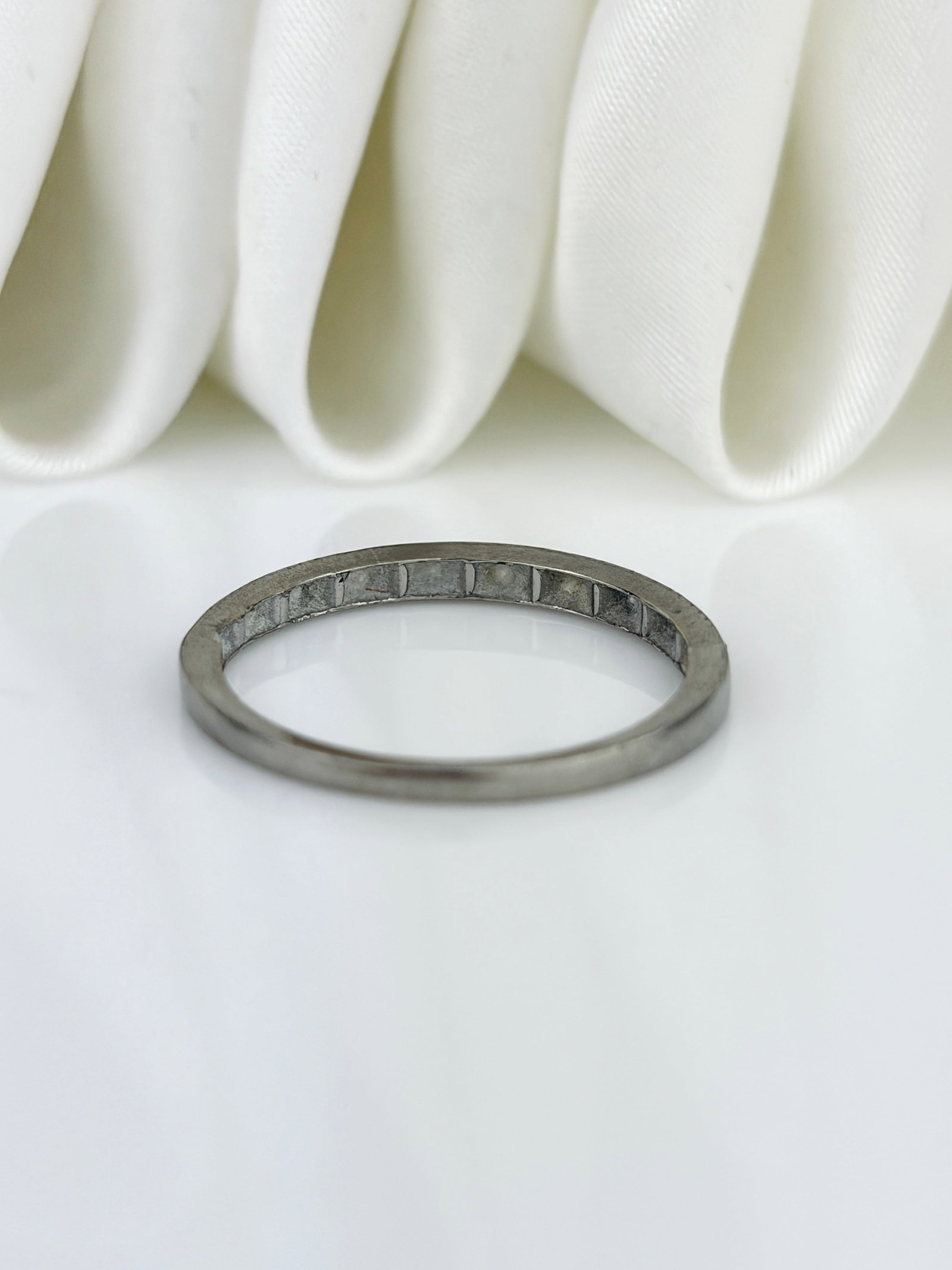 Antique 18ct White Gold Diamond Half Eternity Band Ring - 3