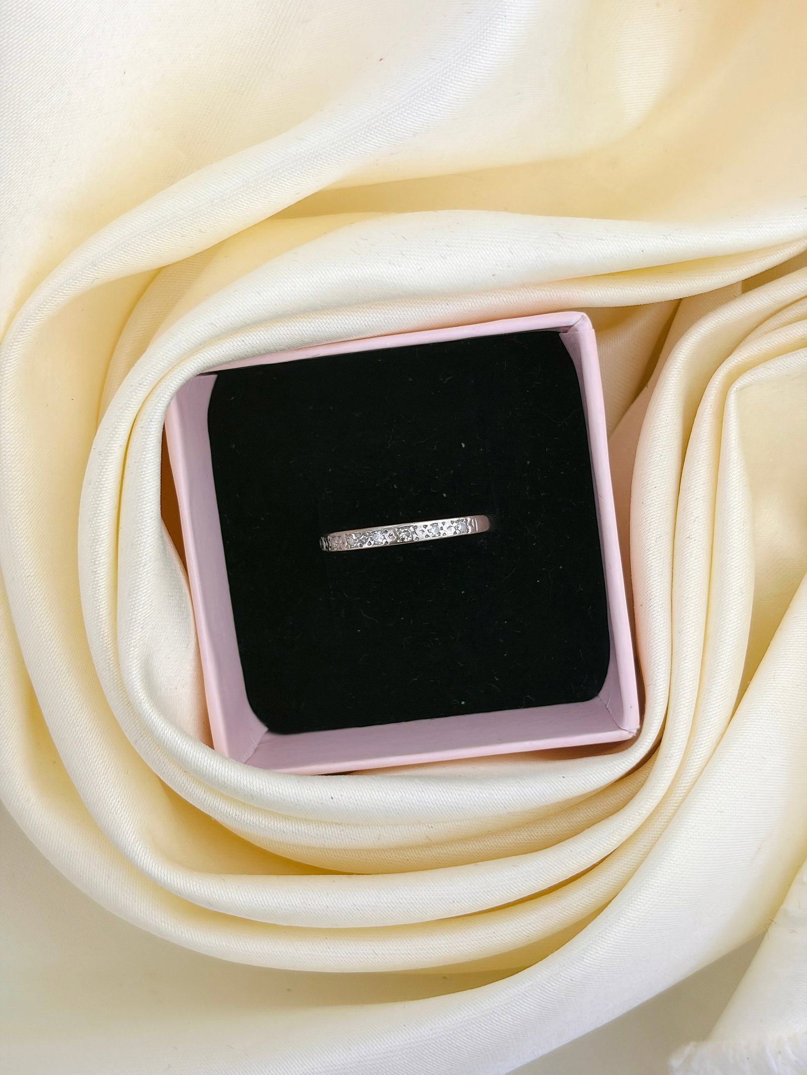 Antique 18ct White Gold Diamond Half Eternity Band Ring - 9