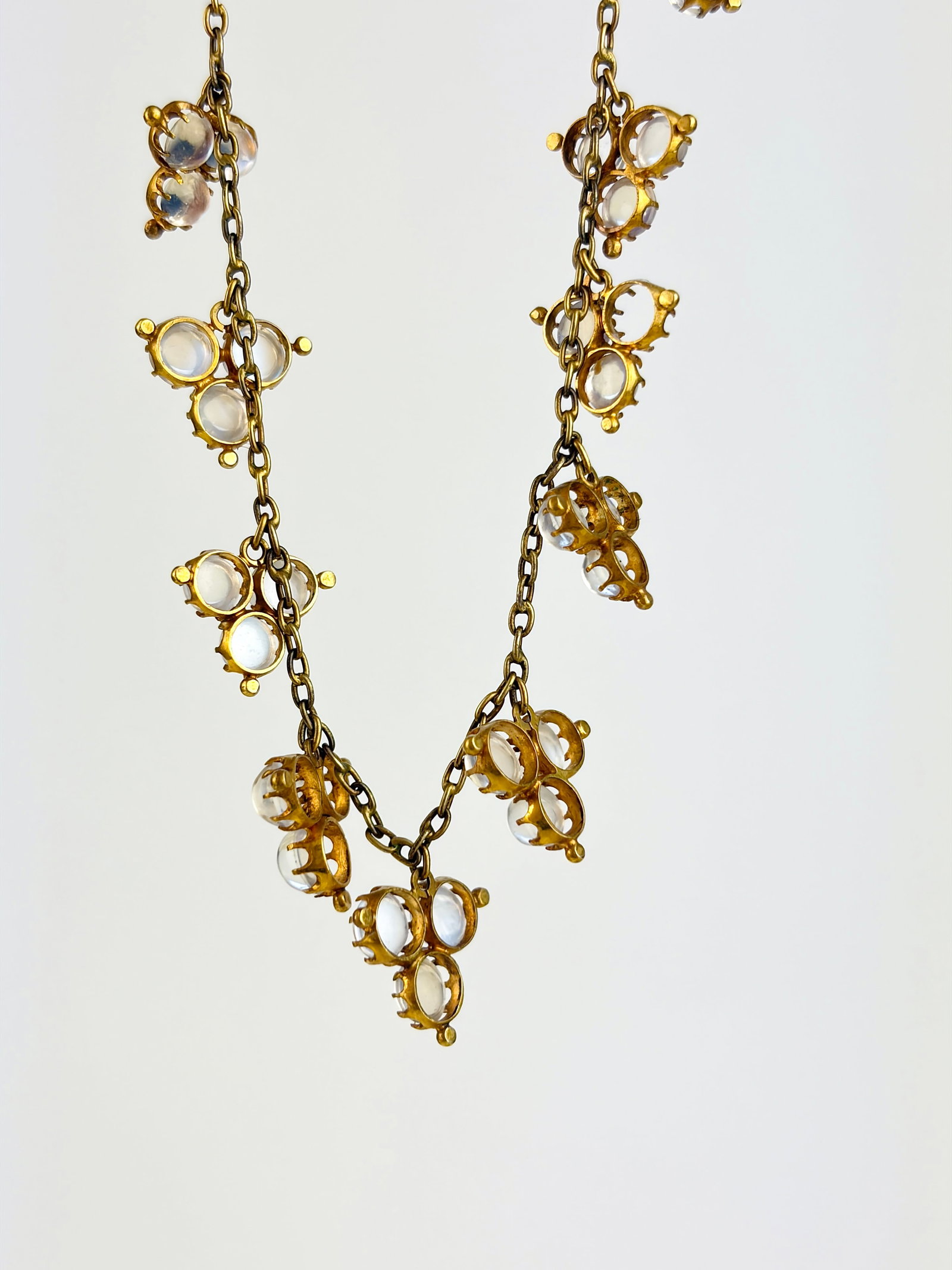 WONDERFUL BOXED ANTIQUE 18CT YELLOW GOLD MOONSTONE CLUSTER FRINGE NECKLACE - 10