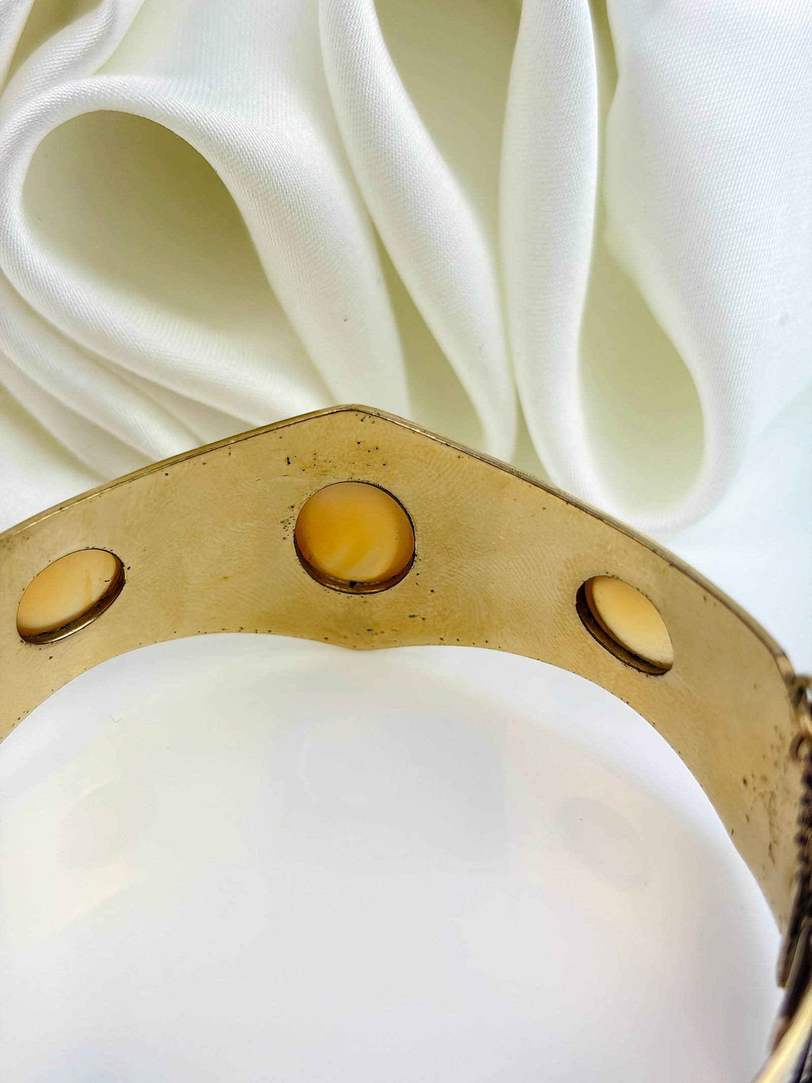 VINTAGE BOXED 1/20TH 12CT ROLLED GOLD CHUNKY AGATE SWIRL DETAIL BANGLE BRACELET - 8