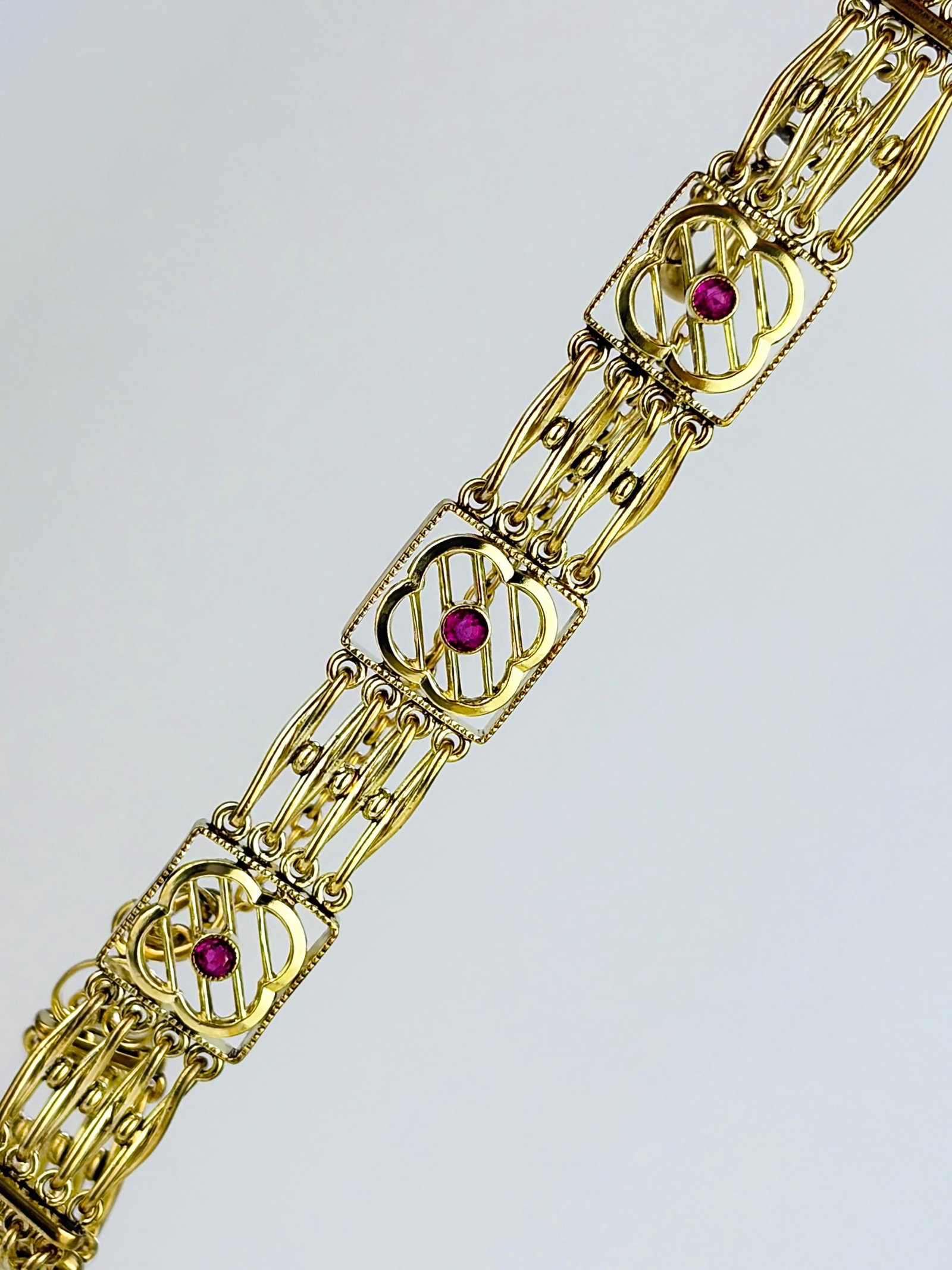 Lovely Gilt Metal Bracelet with Pink Stones (1 of 7)