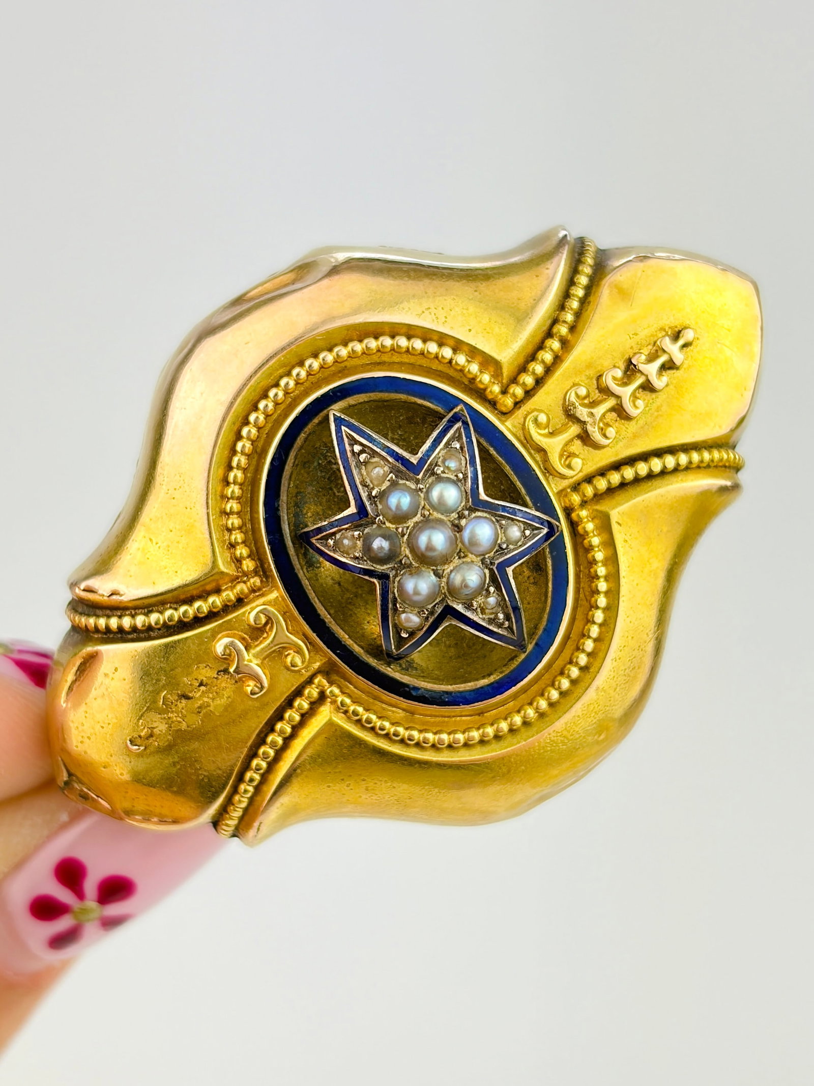 Heavy 15ct yellow gold enamel and pearl star brooch with locket back (1 of 14)