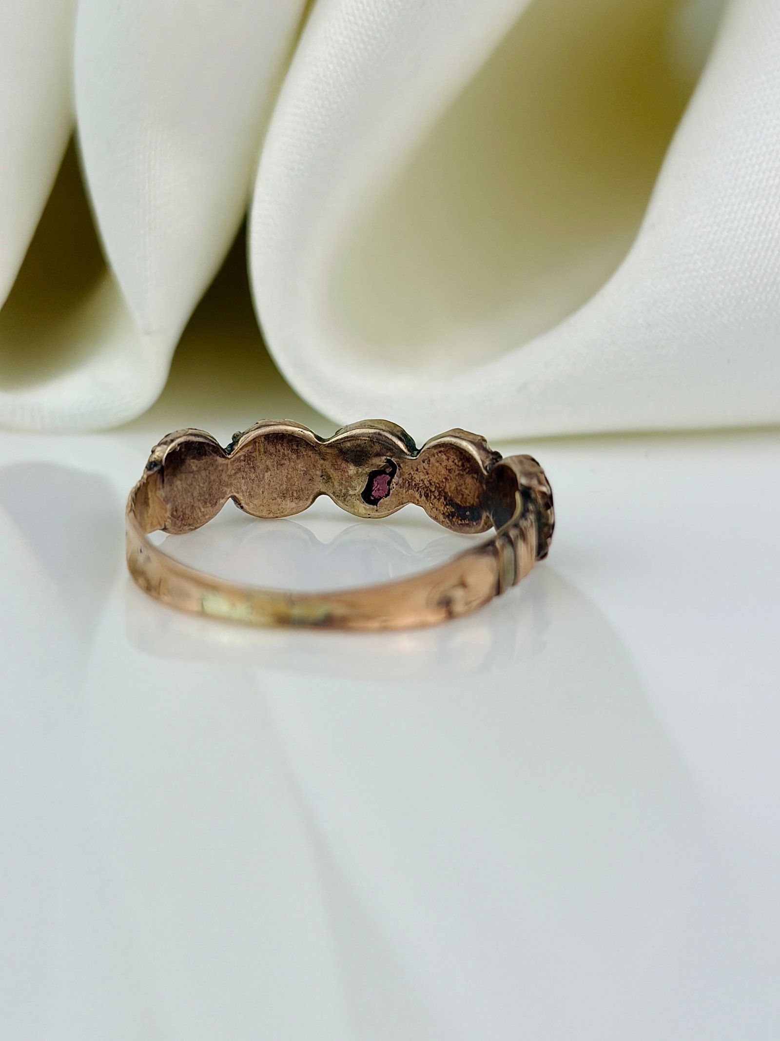 georgian era flat cut garnet half hoop band ring in gold - 3