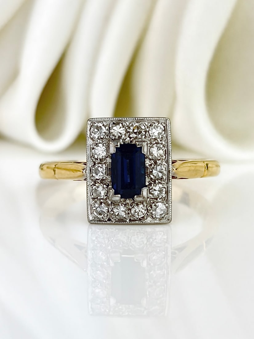 Antique Art Deco Era Sapphire and Diamond Panel Ring in 18ct Gold and Platinum: Antique Art Deco Era Sapphire and Diamond Panel Ring in 18ct Gold and Platinum Gorgeous panel ring from the art deco era!