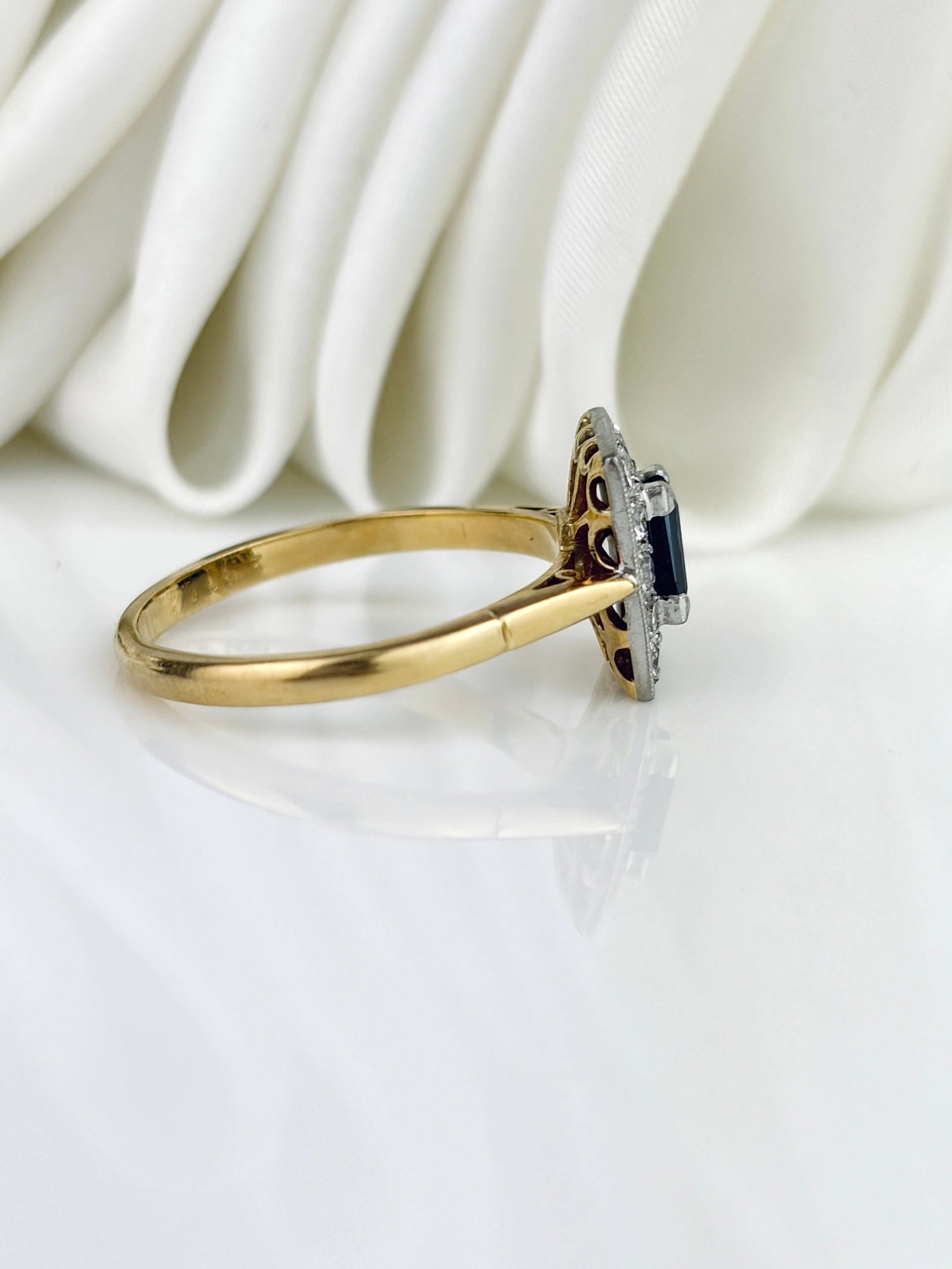 Antique Art Deco Era Sapphire and Diamond Panel Ring in 18ct Gold and Platinum - 3