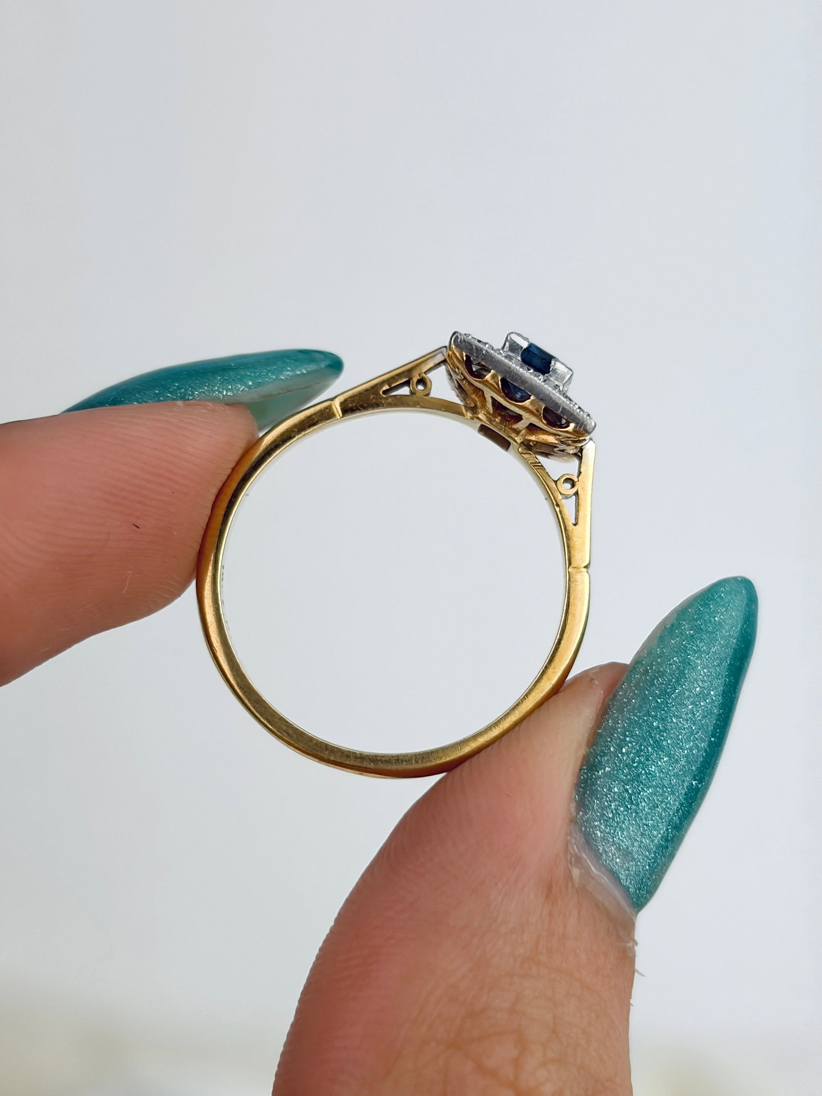 Antique Art Deco Era Sapphire and Diamond Panel Ring in 18ct Gold and Platinum - 7